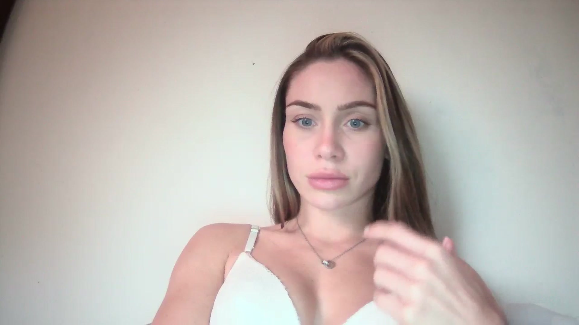 Gallery image thumbnail from English_Babe1's myfreecams stream on, 12/12/2023, 14:30 image 9 of 20