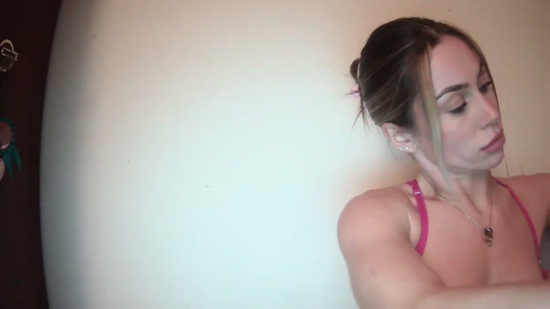Gallery image thumbnail from English_Babe1's myfreecams stream on, 12/30/2023, 15:48 image 5 of 20