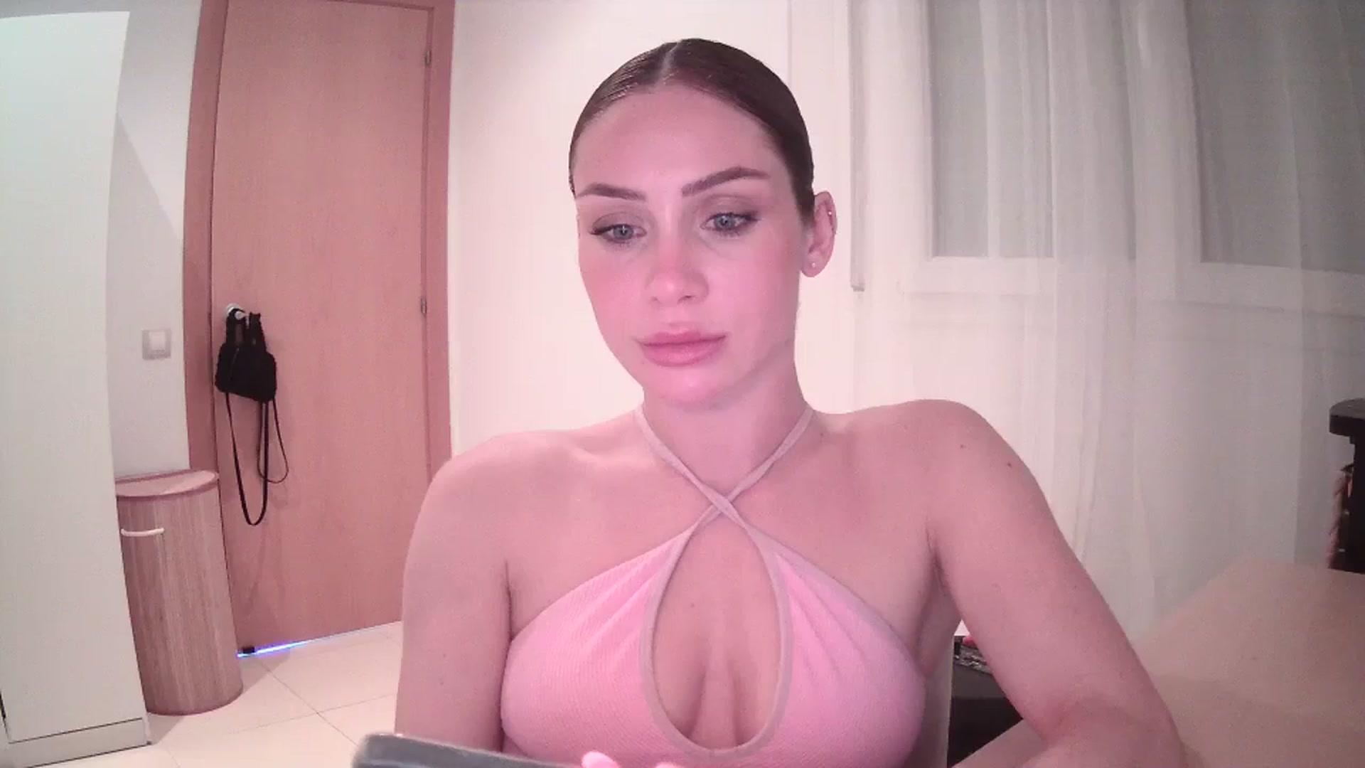 Gallery image thumbnail from English_Lola's myfreecams stream on, 03/15/2024, 13:01 image 4 of 20