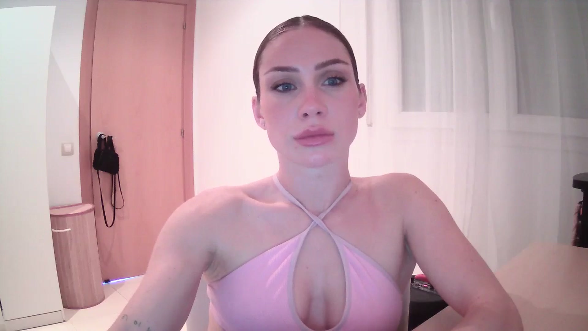 Gallery image thumbnail from English_Lola's myfreecams stream on, 03/15/2024, 13:01 image 8 of 20
