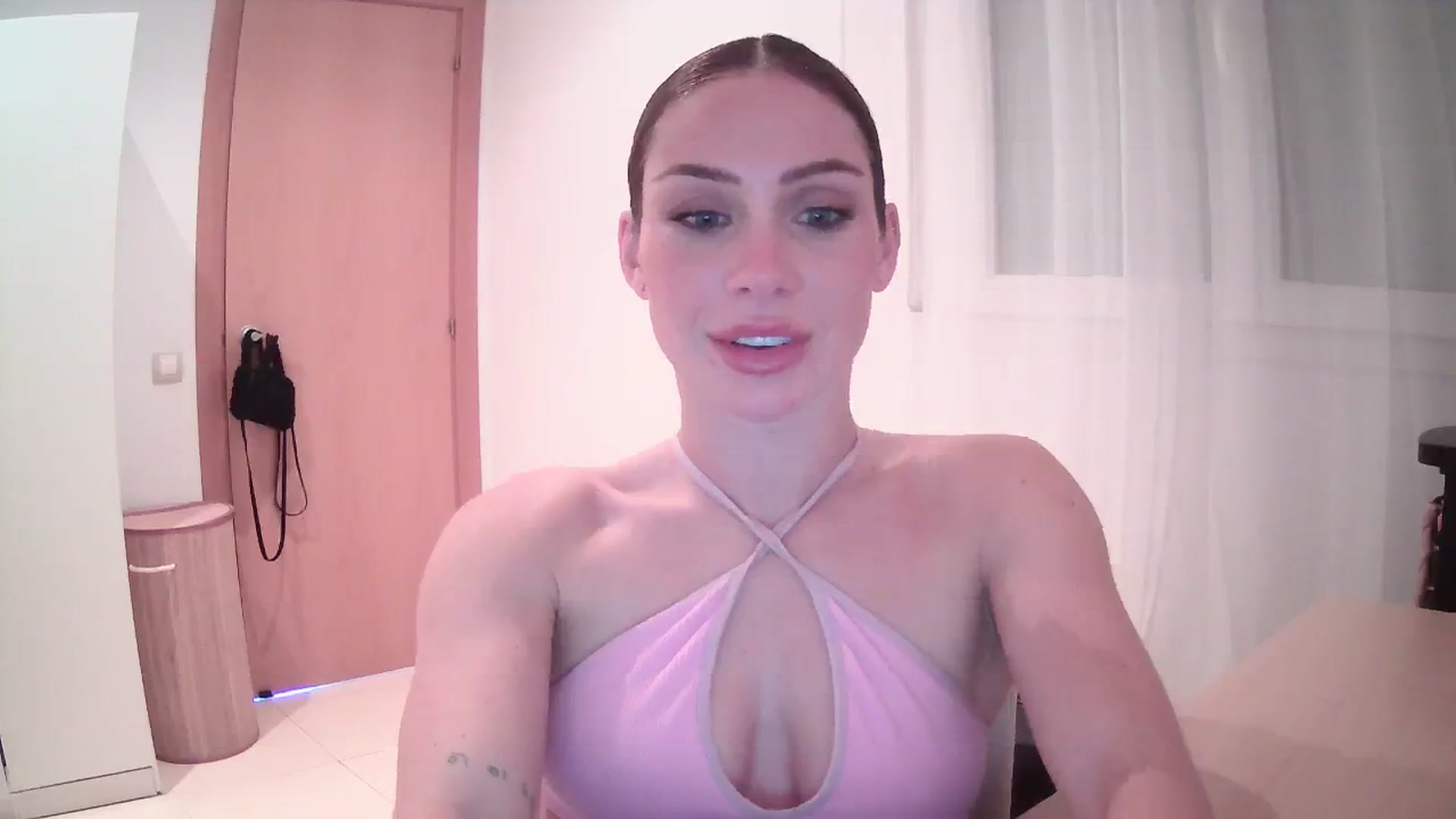 Gallery image thumbnail from English_Lola's myfreecams stream on, 03/15/2024, 13:01 image 18 of 20