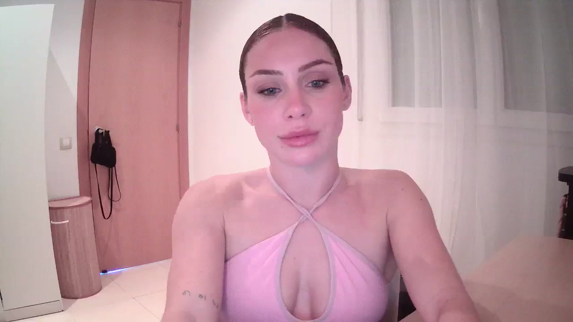 Gallery image thumbnail from English_Lola's myfreecams stream on, 03/15/2024, 13:01 image 3 of 20