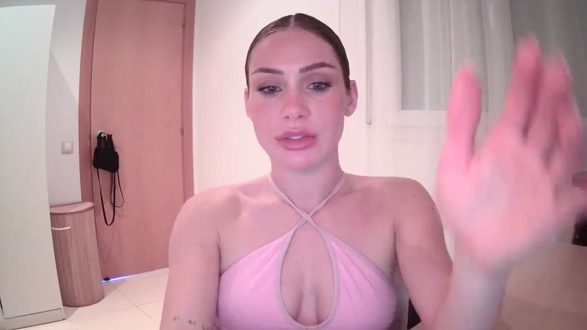 Gallery image thumbnail from English_Lola's myfreecams stream on, 03/15/2024, 13:01 image 5 of 20