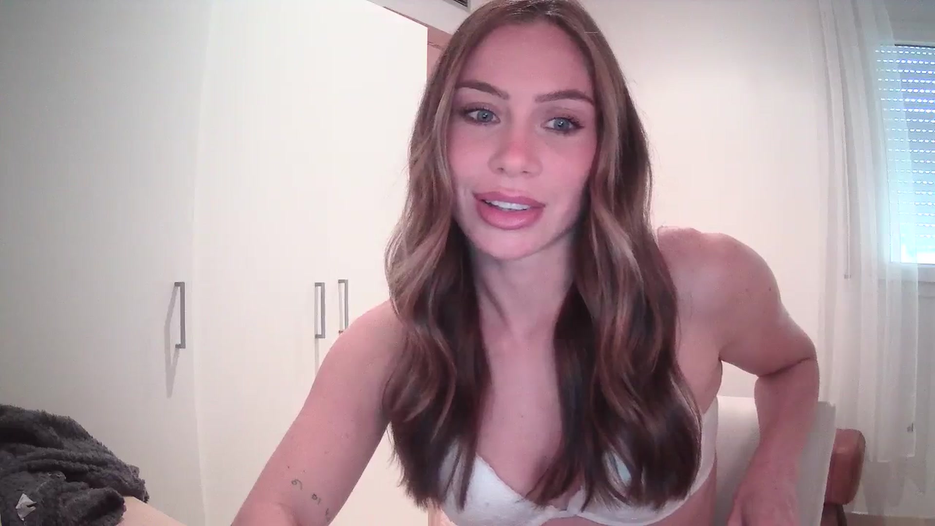 Gallery image thumbnail from English_Lola's myfreecams stream on, 04/08/2024, 09:57 image 8 of 20
