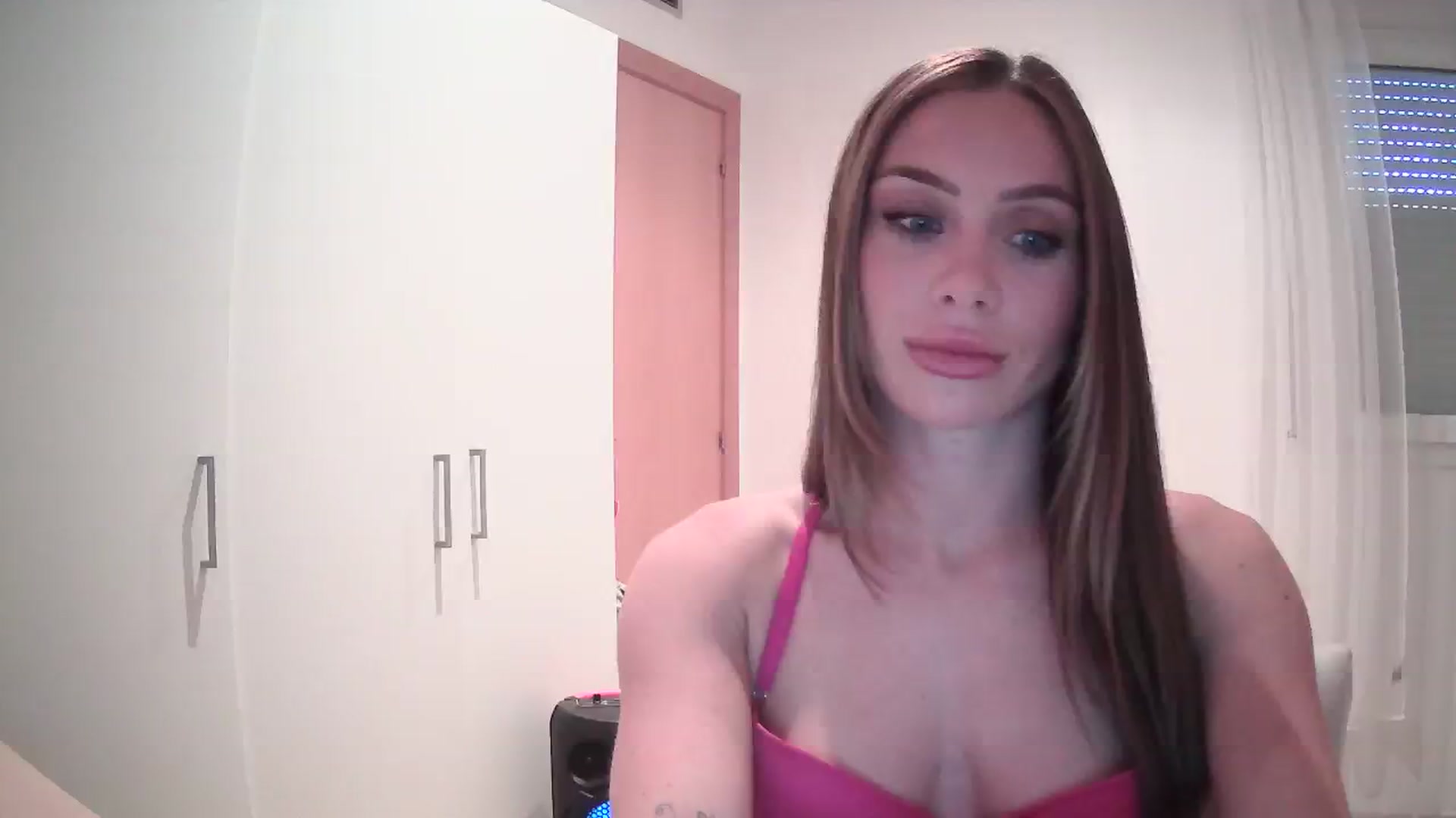 Gallery image thumbnail from English_Lola's myfreecams stream on, 04/09/2024, 10:43 image 16 of 20