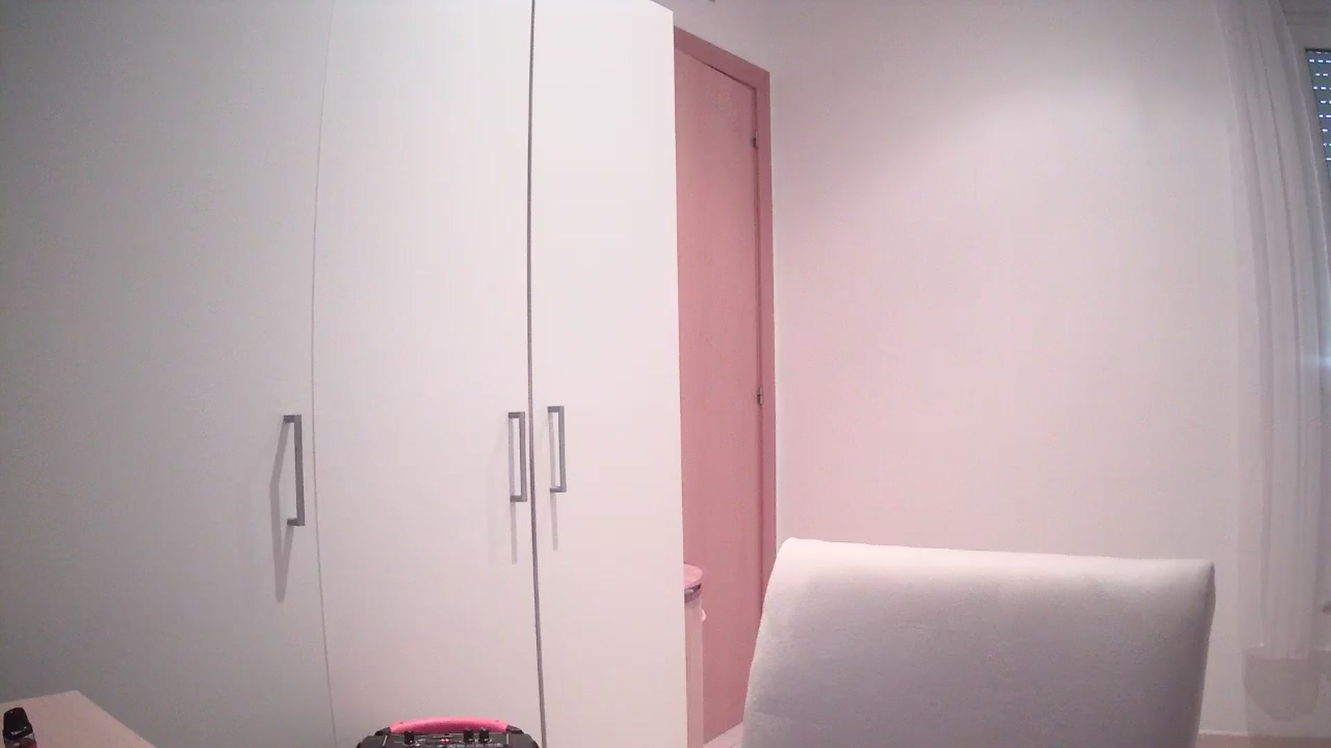 Gallery image thumbnail from English_Lola's myfreecams stream on, 04/29/2024, 10:16 image 4 of 20