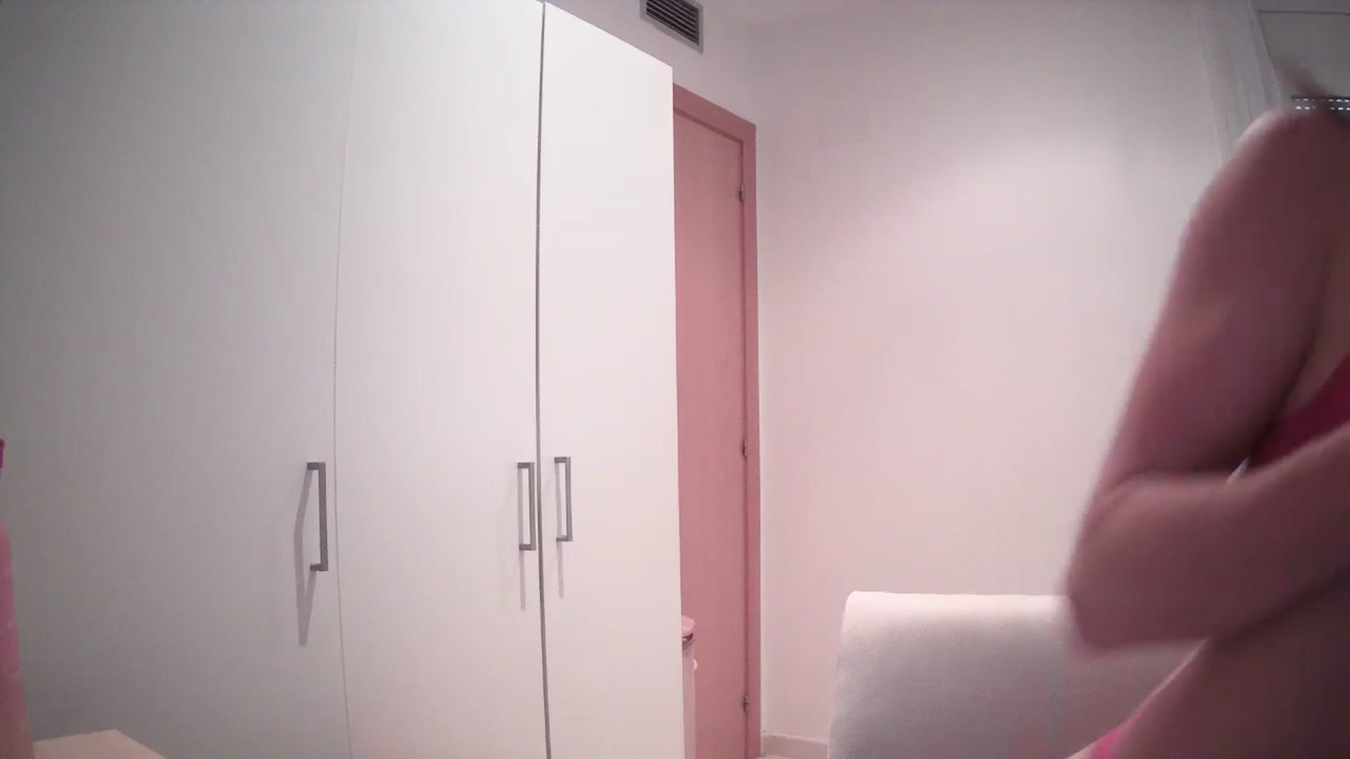 Gallery image thumbnail from English_Lola's myfreecams stream on, 04/29/2024, 10:36 image 20 of 20
