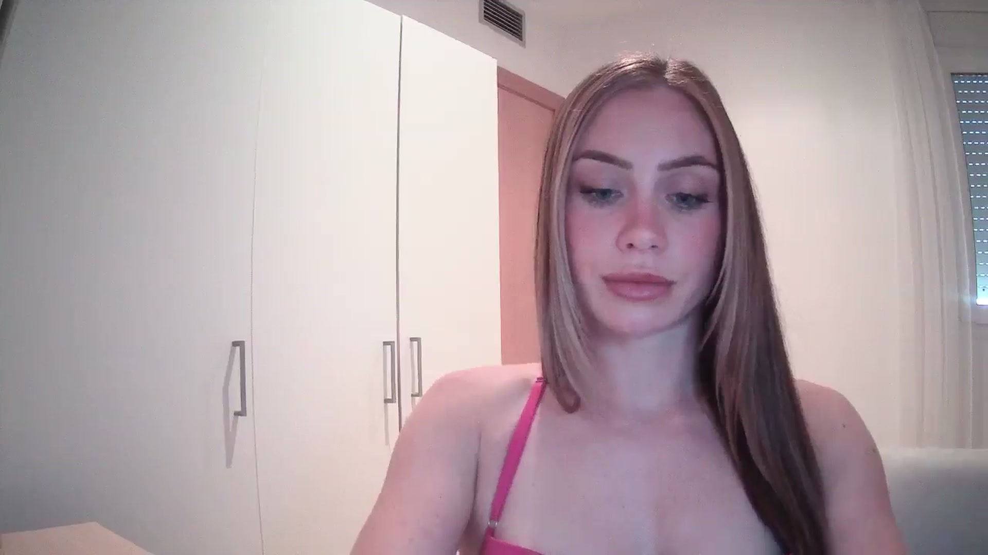 Gallery image thumbnail from English_Lola's myfreecams stream on, 04/29/2024, 11:49 image 11 of 20