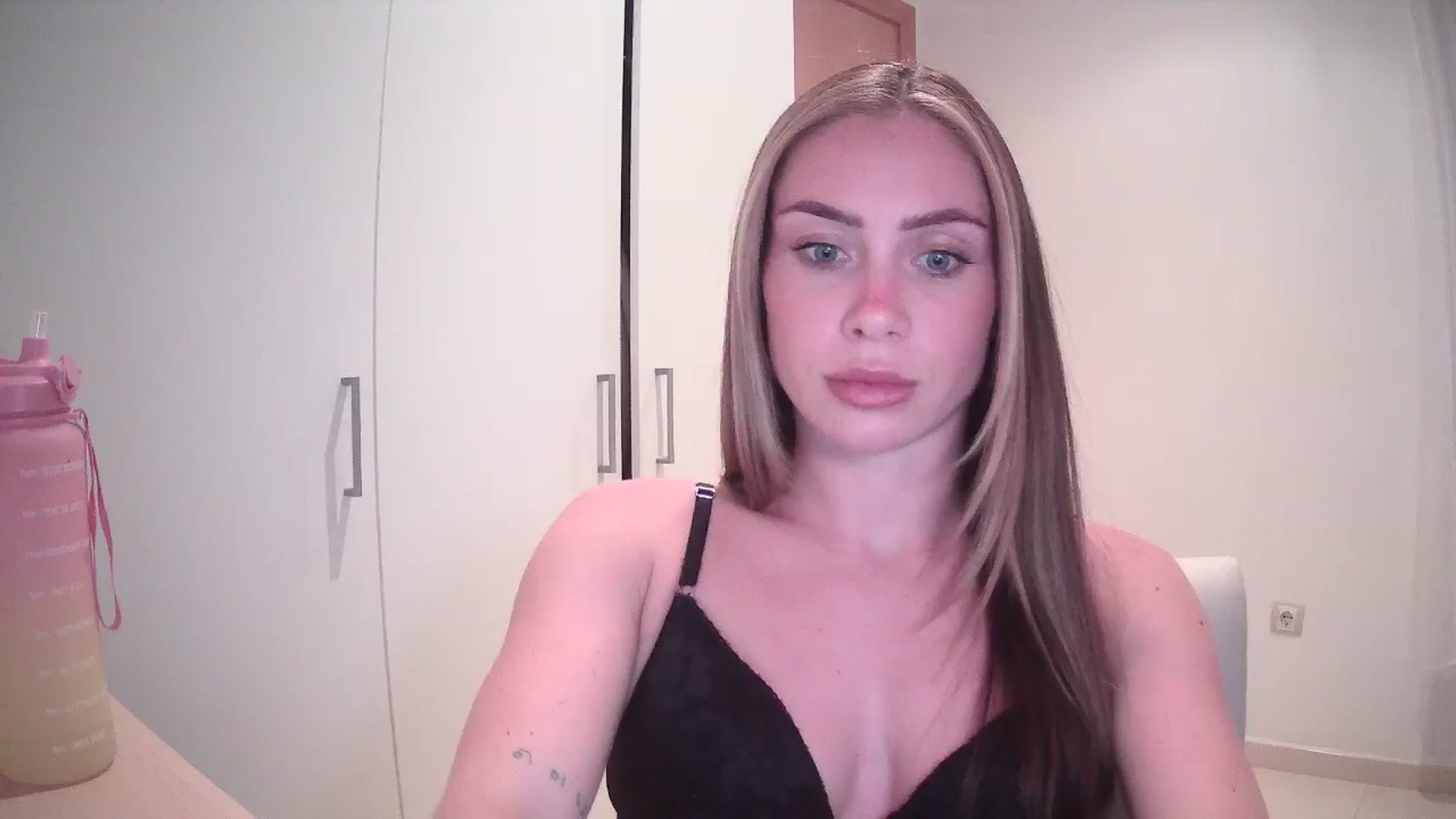 Gallery image thumbnail from English_Lola's myfreecams stream on, 05/08/2024, 16:04 image 20 of 20