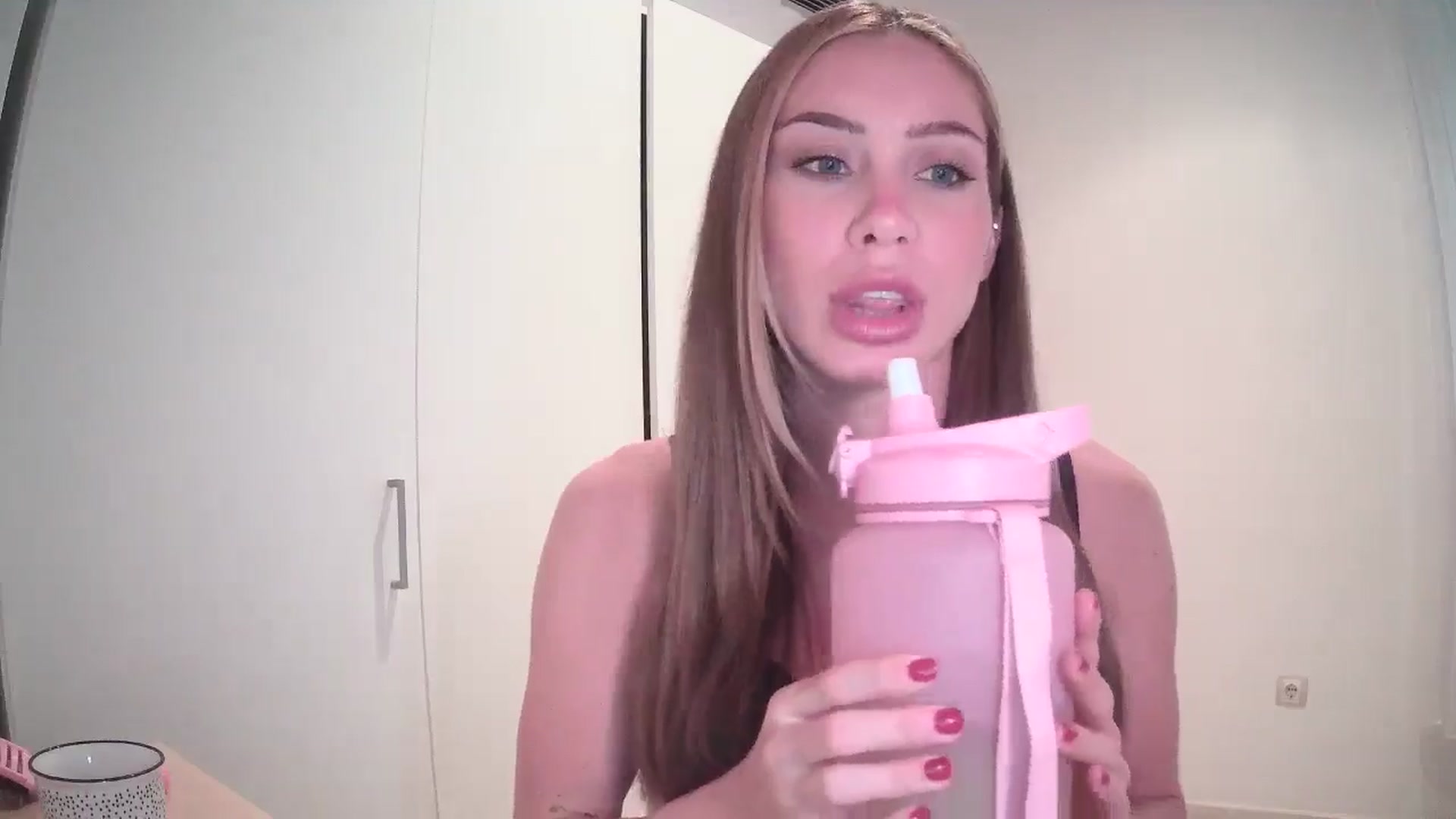 Gallery image thumbnail from English_Lola's myfreecams stream on, 05/14/2024, 08:47 image 18 of 20