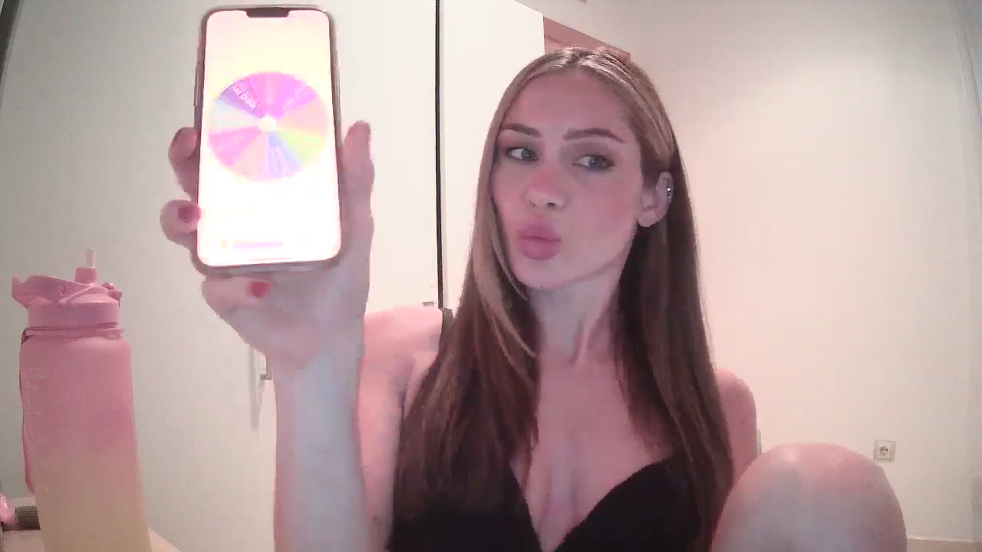 Gallery image thumbnail from English_Lola's myfreecams stream on, 05/14/2024, 09:11 image 19 of 20