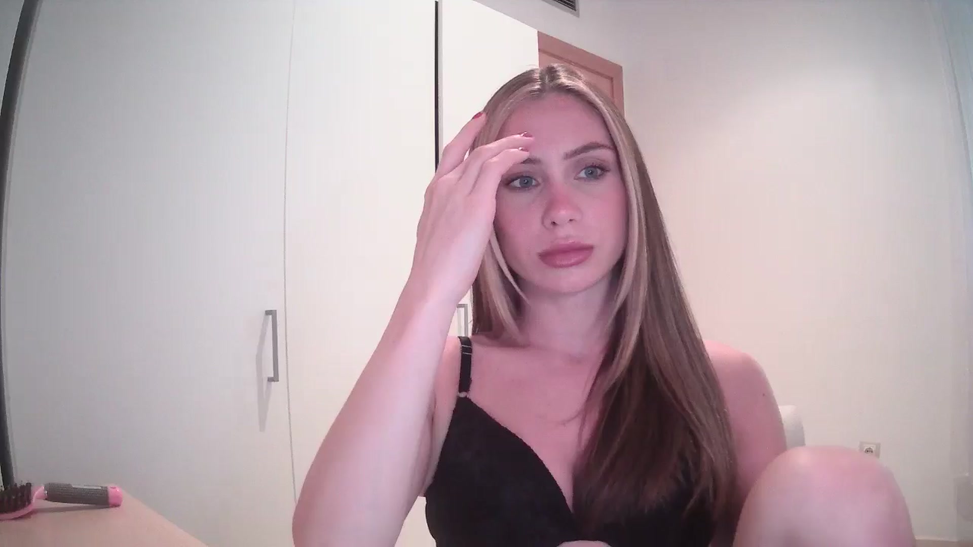 Gallery image thumbnail from English_Lola's myfreecams stream on, 05/14/2024, 10:51 image 2 of 20