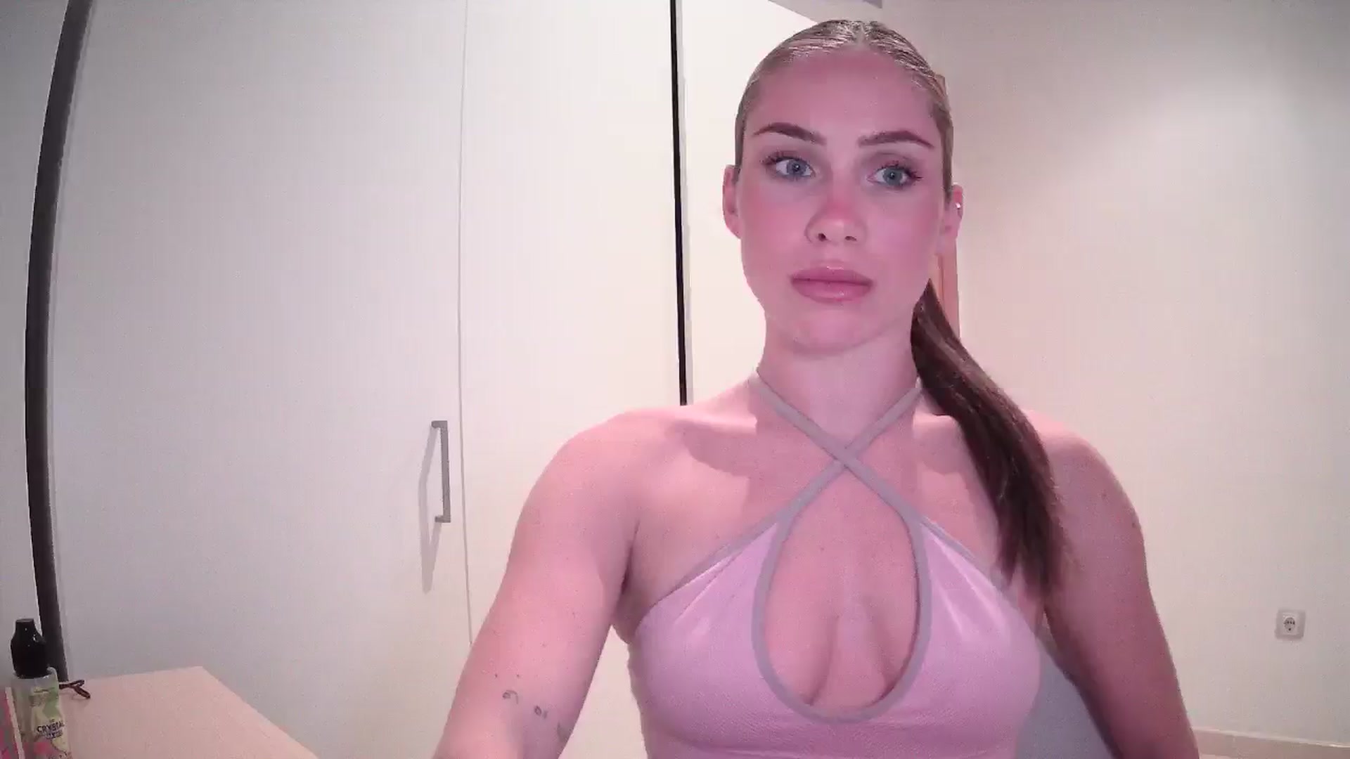 Gallery image thumbnail from English_Lola's myfreecams stream on, 05/15/2024, 11:19 image 16 of 20