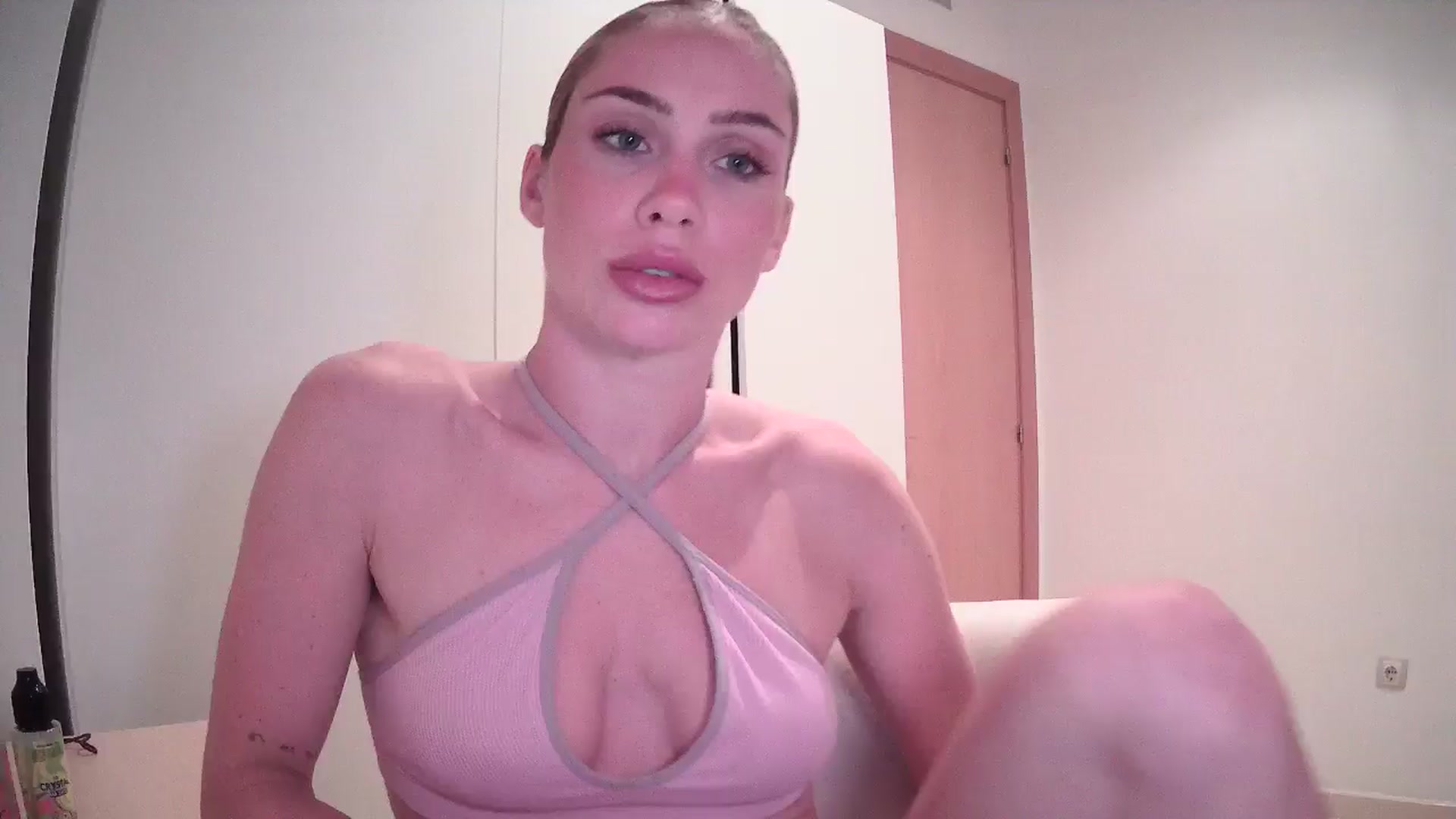 Gallery image thumbnail from English_Lola's myfreecams stream on, 05/15/2024, 11:19 image 18 of 20
