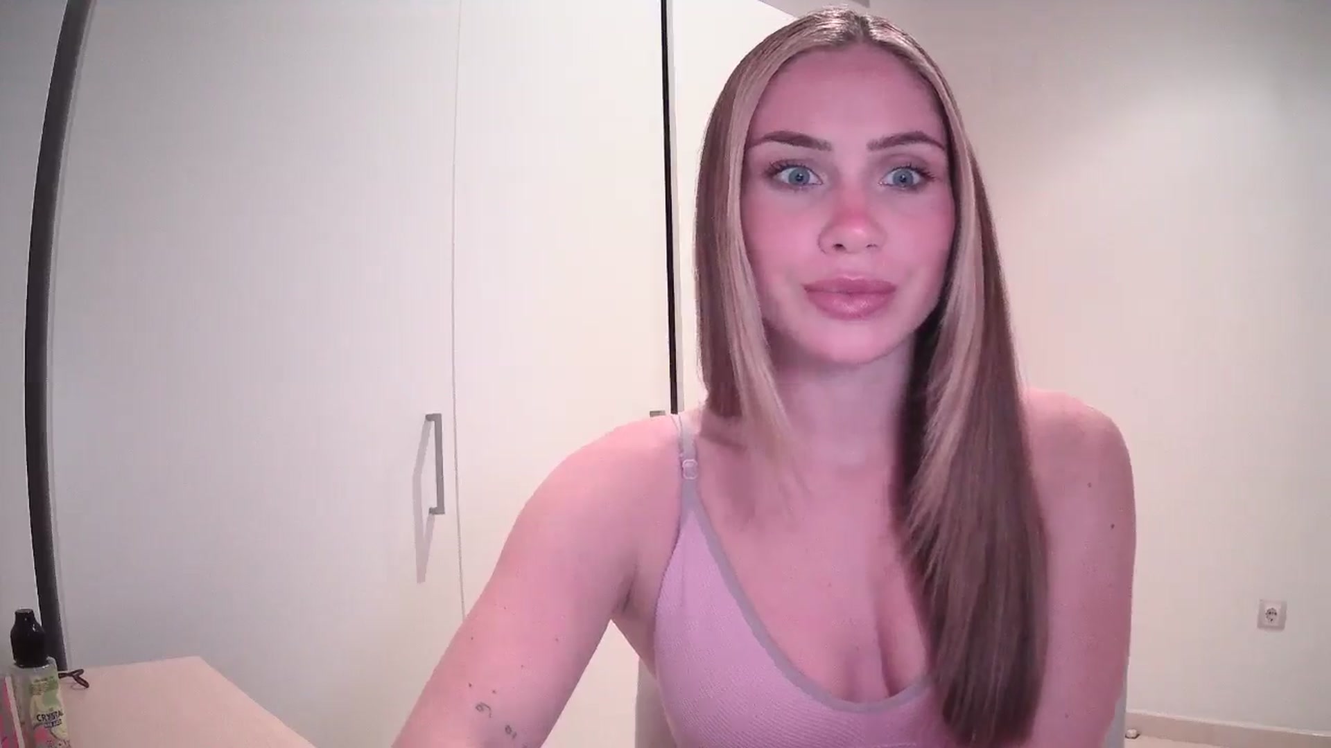 Gallery image thumbnail from English_Lola's myfreecams stream on, 05/15/2024, 11:19 image 10 of 20