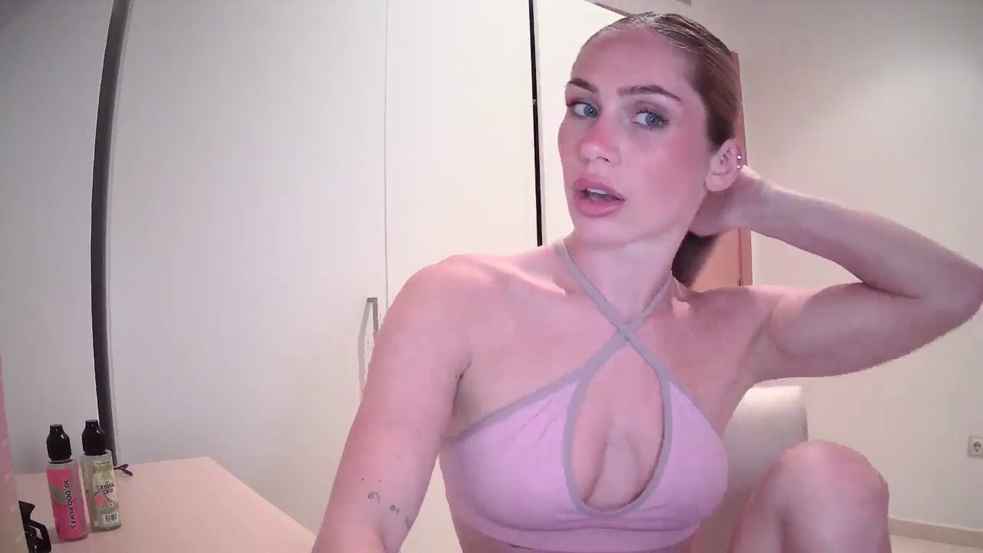 Gallery image thumbnail from English_Lola's myfreecams stream on, 05/15/2024, 12:34 image 4 of 20