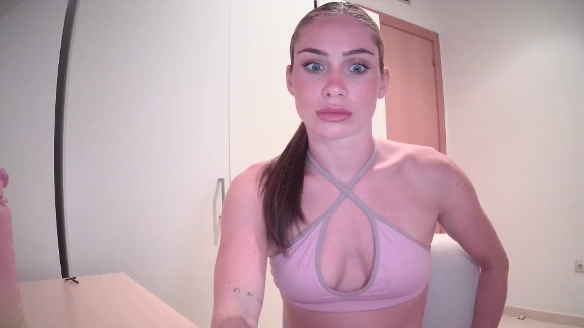 Gallery image thumbnail from English_Lola's myfreecams stream on, 05/15/2024, 12:34 image 20 of 20