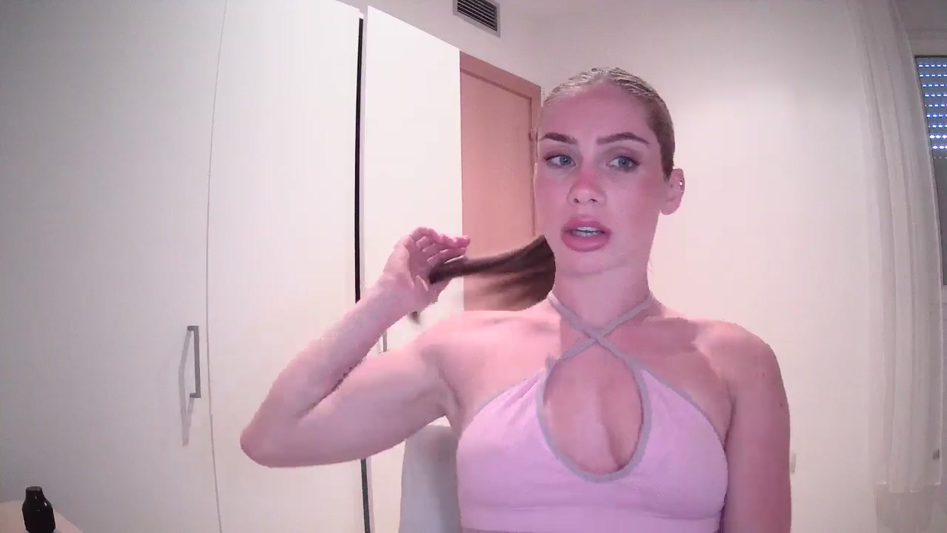 Gallery image thumbnail from English_Lola's myfreecams stream on, 05/15/2024, 14:46 image 11 of 20