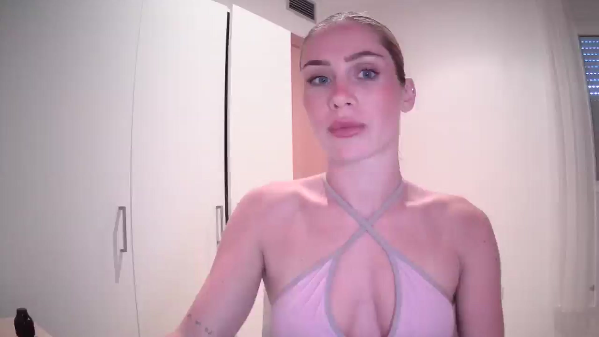 Gallery image thumbnail from English_Lola's myfreecams stream on, 05/15/2024, 14:46 image 20 of 20