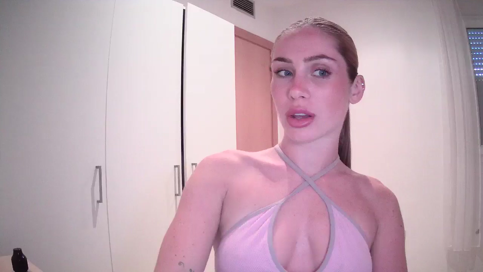 Gallery image thumbnail from English_Lola's myfreecams stream on, 05/15/2024, 14:46 image 5 of 20