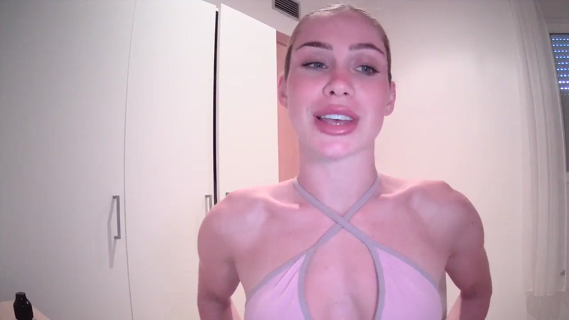 Gallery image thumbnail from English_Lola's myfreecams stream on, 05/15/2024, 14:46 image 17 of 20