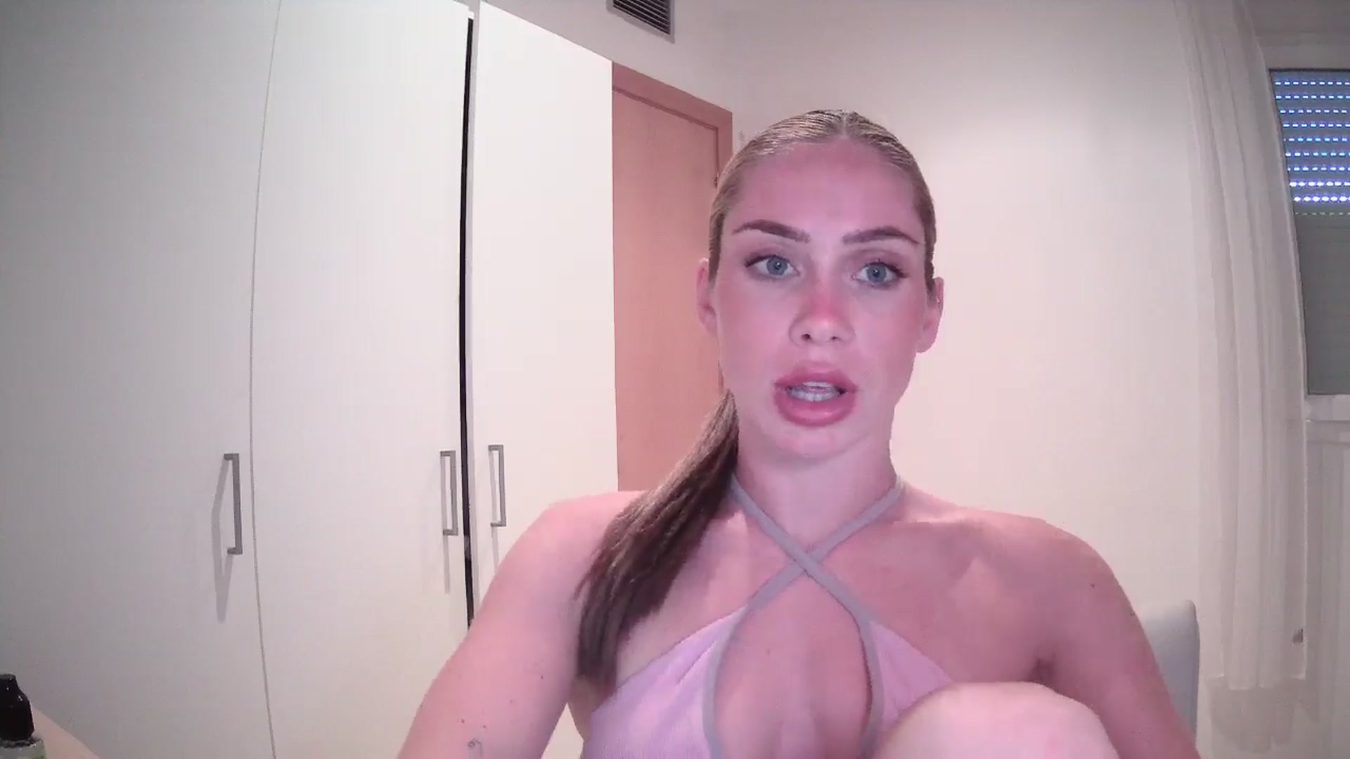 Gallery image thumbnail from English_Lola's myfreecams stream on, 05/15/2024, 15:29 image 5 of 20