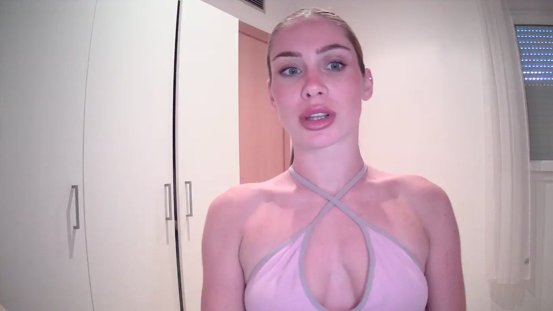 Gallery image thumbnail from English_Lola's myfreecams stream on, 05/15/2024, 15:29 image 15 of 20