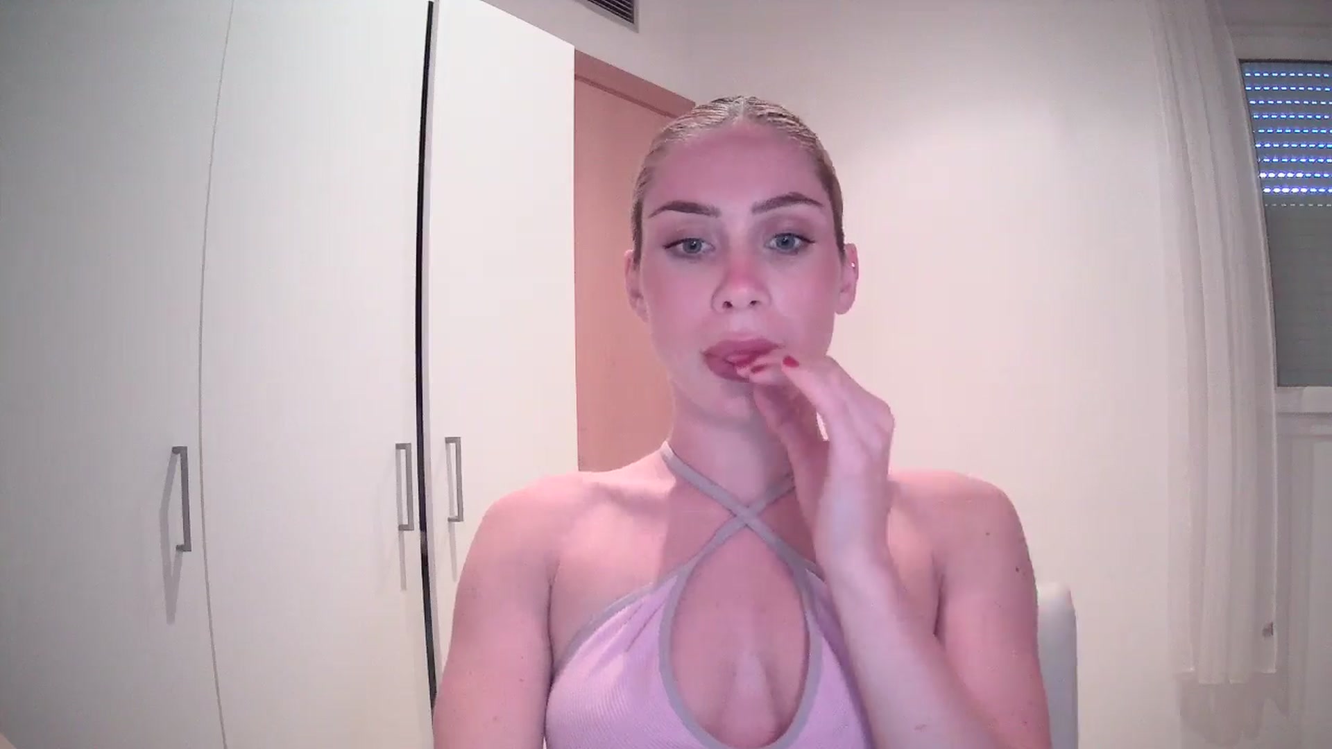 Gallery image thumbnail from English_Lola's myfreecams stream on, 05/15/2024, 15:29 image 9 of 20