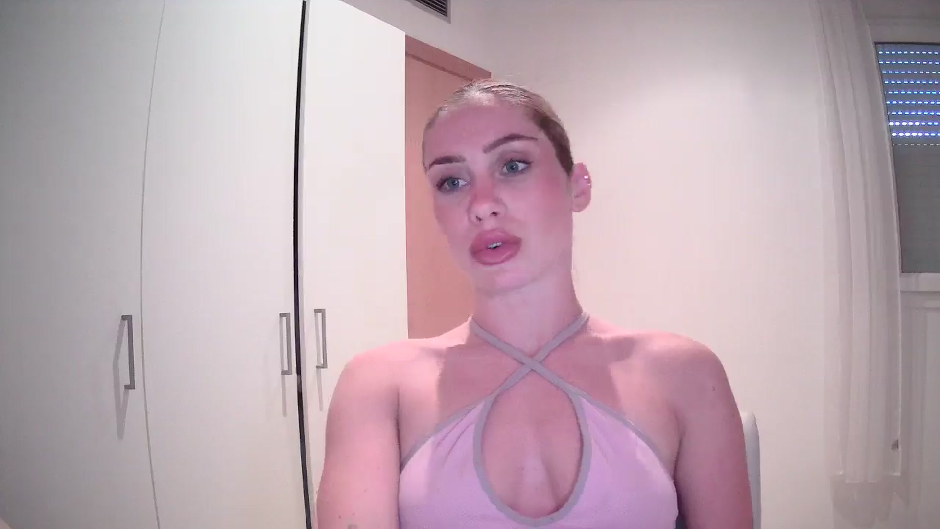 Gallery image thumbnail from English_Lola's myfreecams stream on, 05/15/2024, 15:29 image 11 of 20