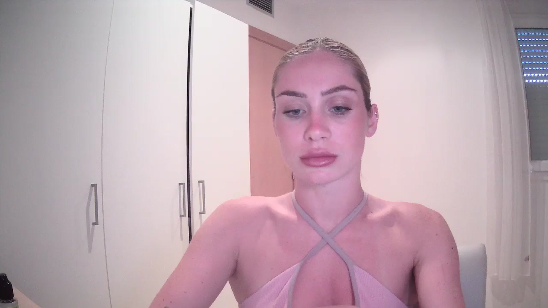 Gallery image thumbnail from English_Lola's myfreecams stream on, 05/15/2024, 15:29 image 1 of 20