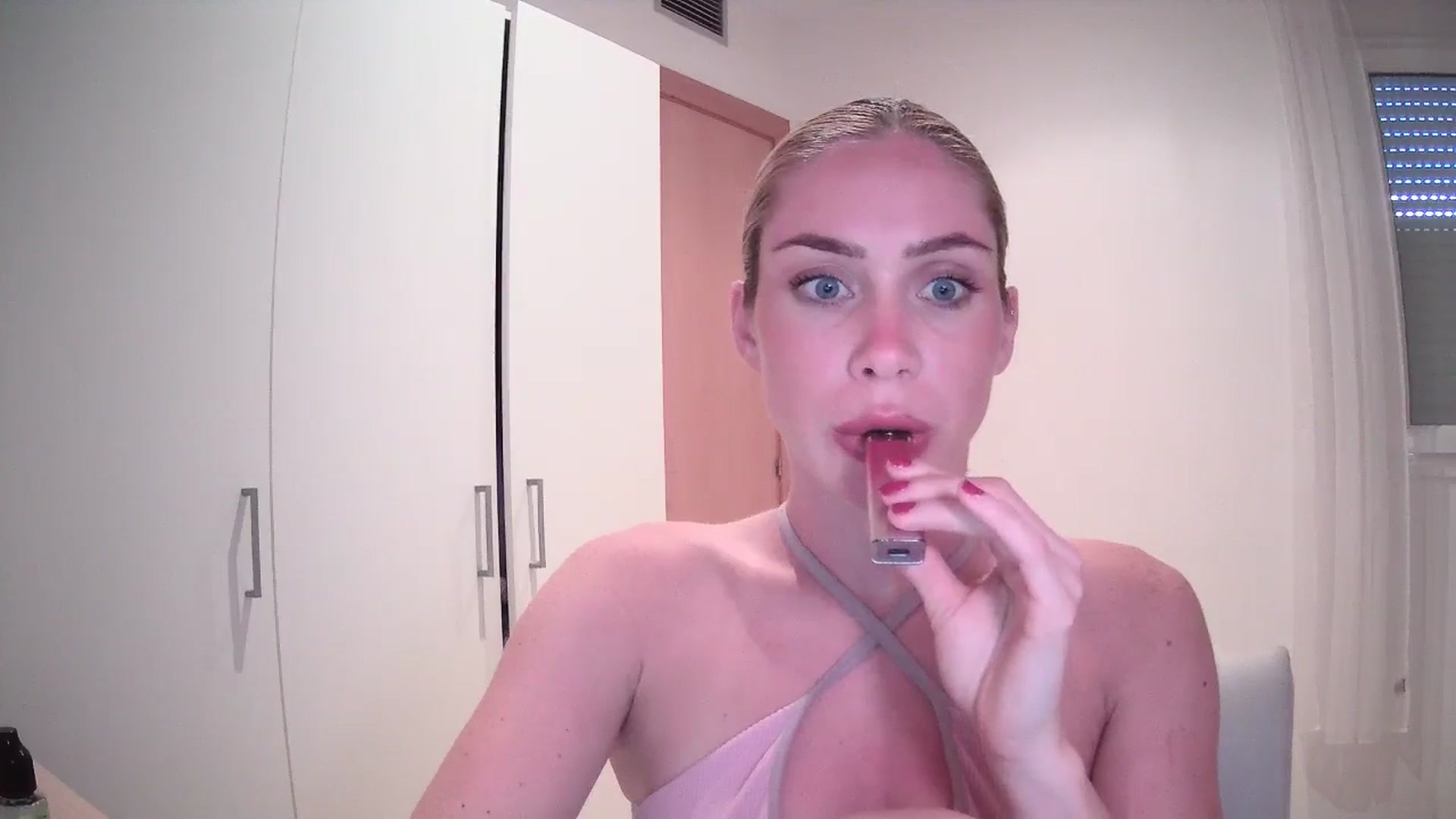 Gallery image thumbnail from English_Lola's myfreecams stream on, 05/15/2024, 15:29 image 2 of 20