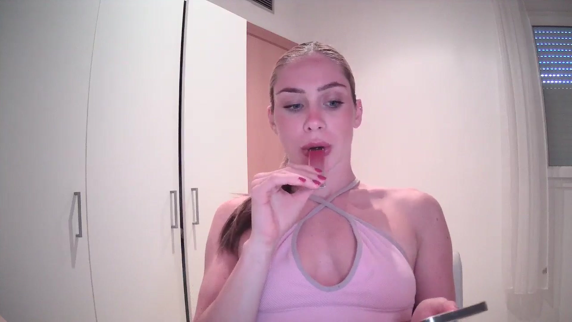 Gallery image thumbnail from English_Lola's myfreecams stream on, 05/15/2024, 15:29 image 8 of 20