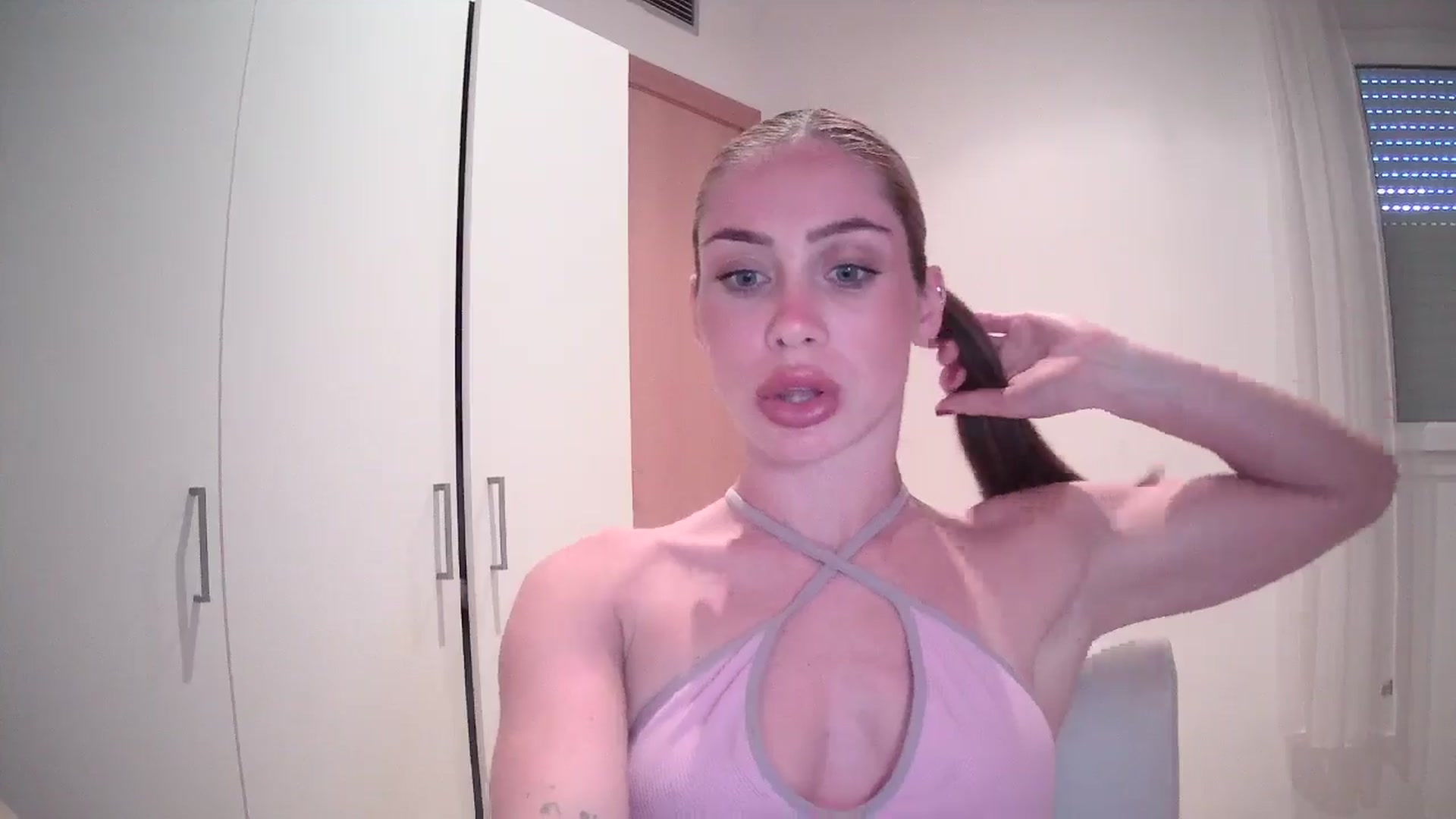 Gallery image thumbnail from English_Lola's myfreecams stream on, 05/15/2024, 15:29 image 12 of 20