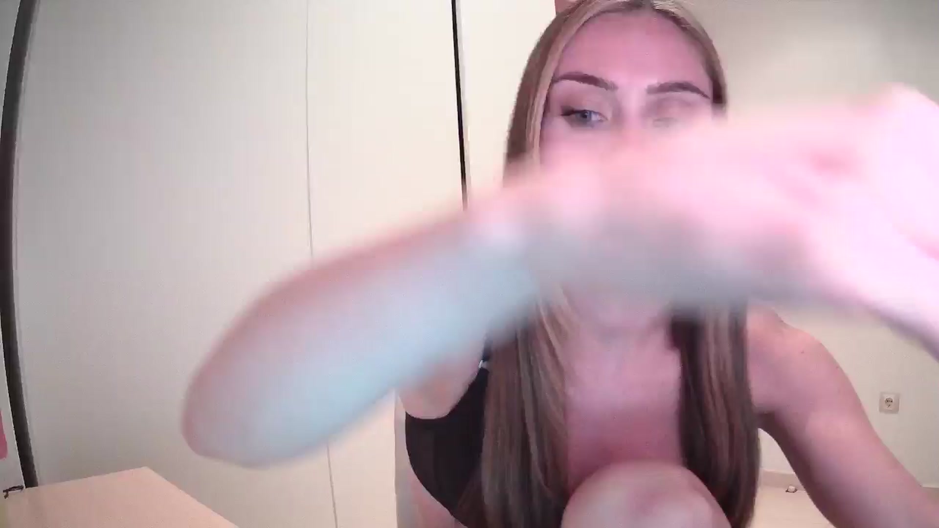 Gallery image thumbnail from English_Lola's myfreecams stream on, 05/16/2024, 16:36 image 1 of 20