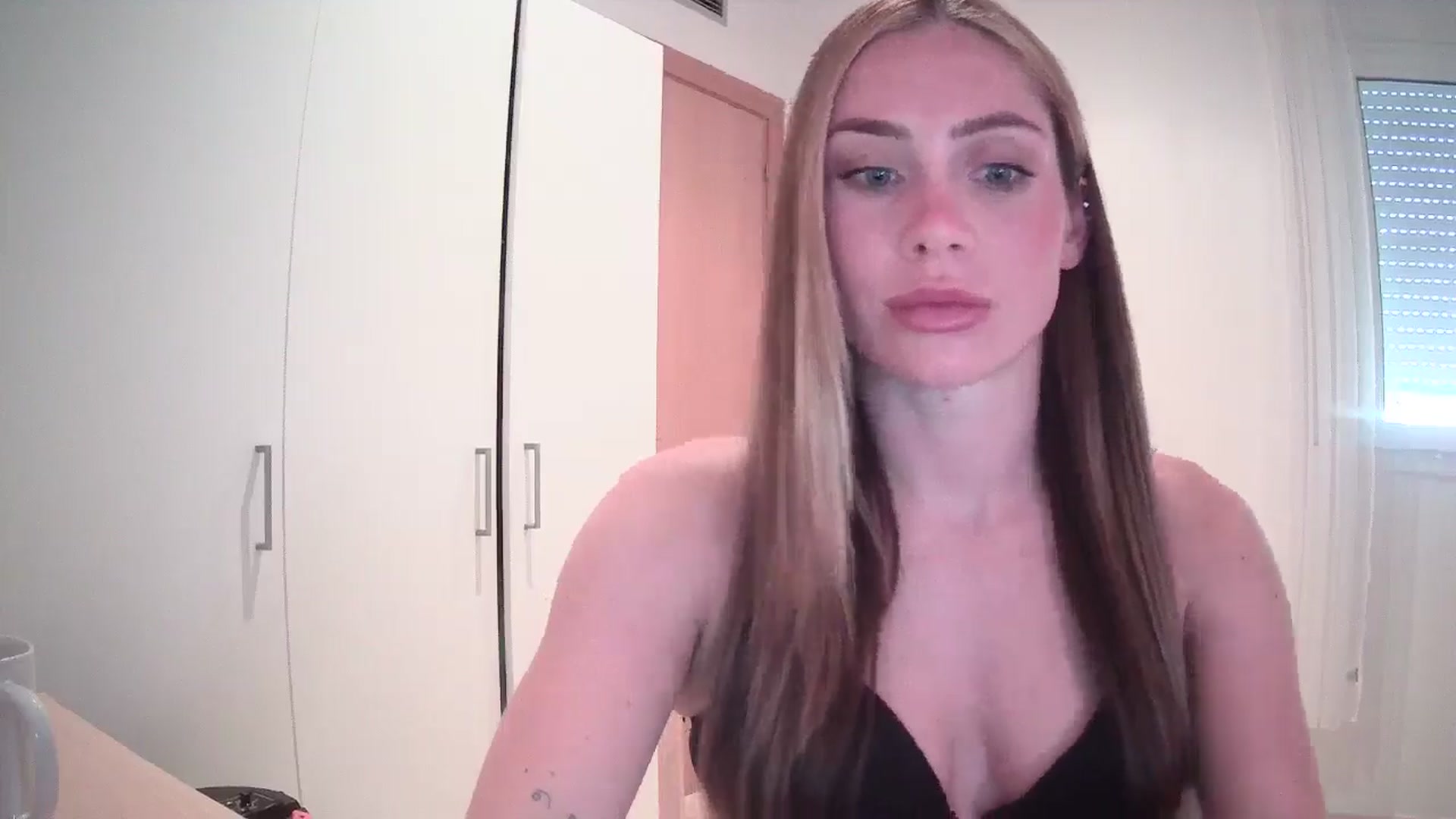 Gallery image thumbnail from English_Lola's myfreecams stream on, 05/18/2024, 12:29 image 13 of 20