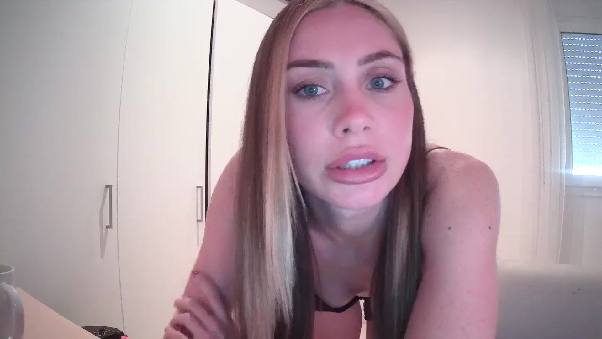 Gallery image thumbnail from English_Lola's myfreecams stream on, 05/18/2024, 12:53 image 4 of 20