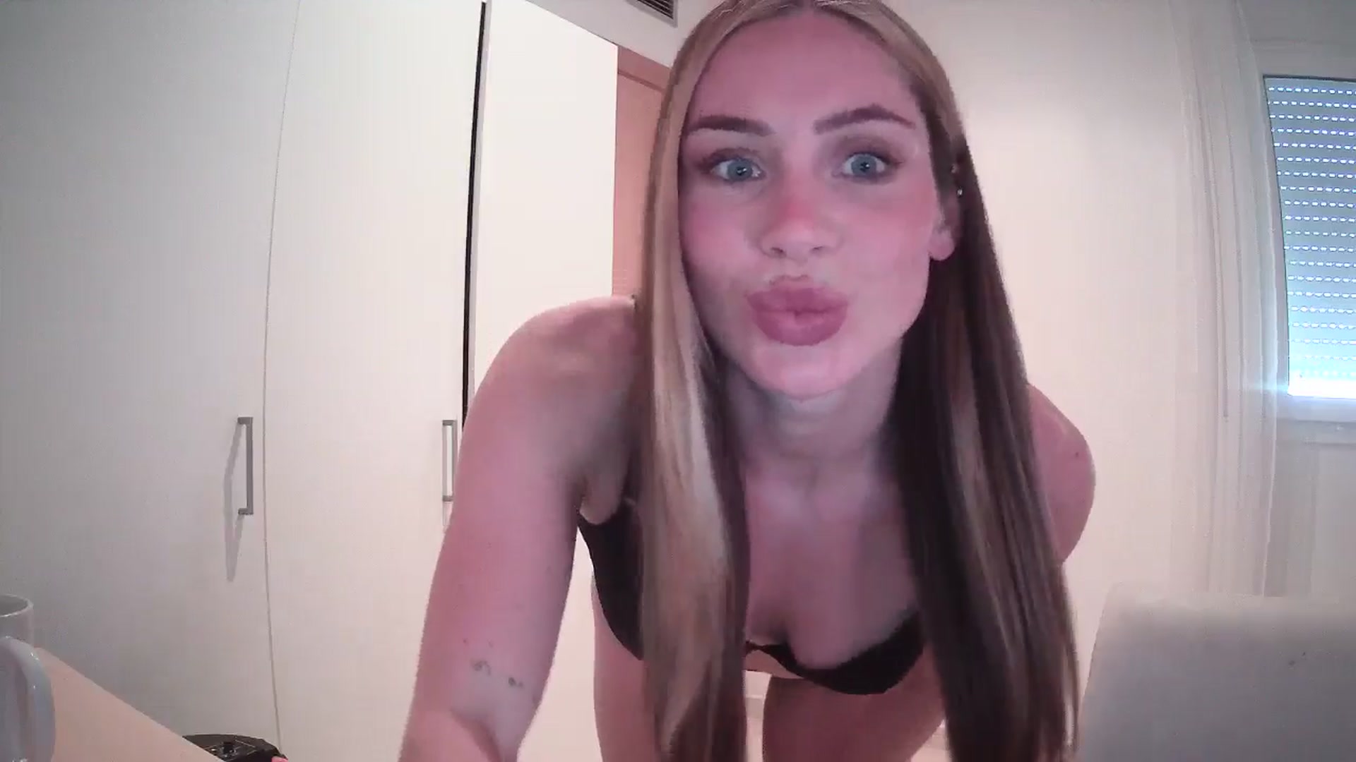 Gallery image thumbnail from English_Lola's myfreecams stream on, 05/18/2024, 12:53 image 3 of 20