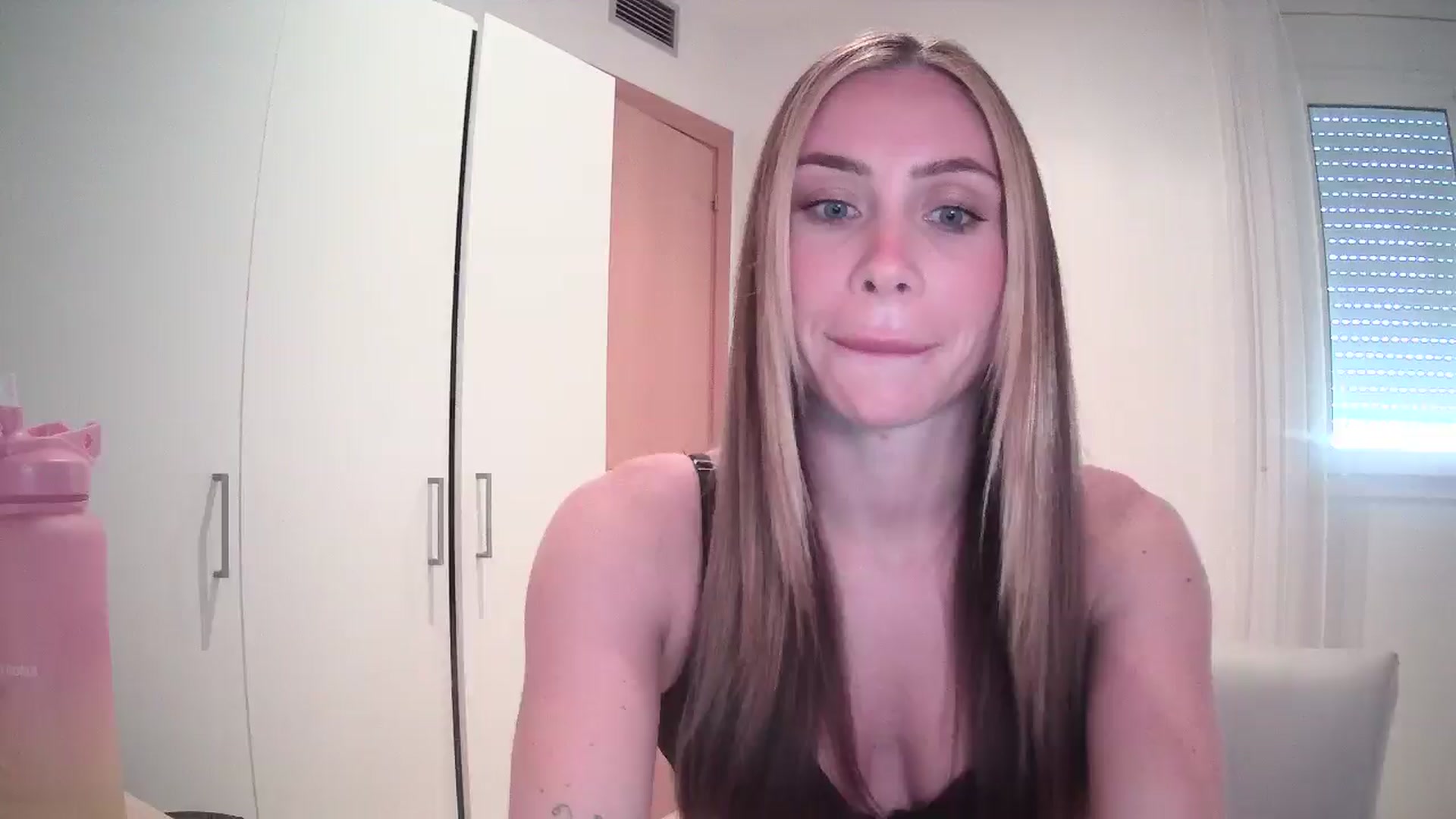 Gallery image thumbnail from English_Lola's myfreecams stream on, 05/18/2024, 14:05 image 4 of 20
