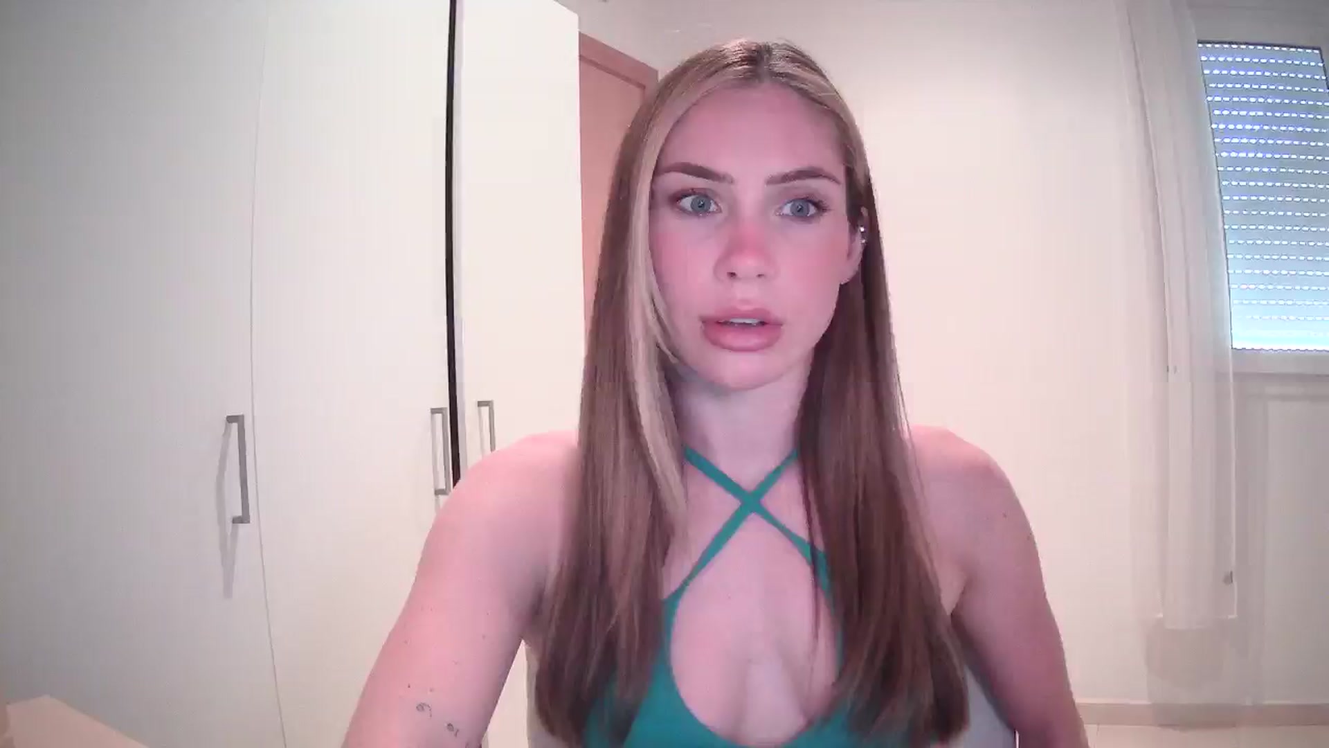 Gallery image thumbnail from English_Lola's myfreecams stream on, 05/19/2024, 11:24 image 1 of 20