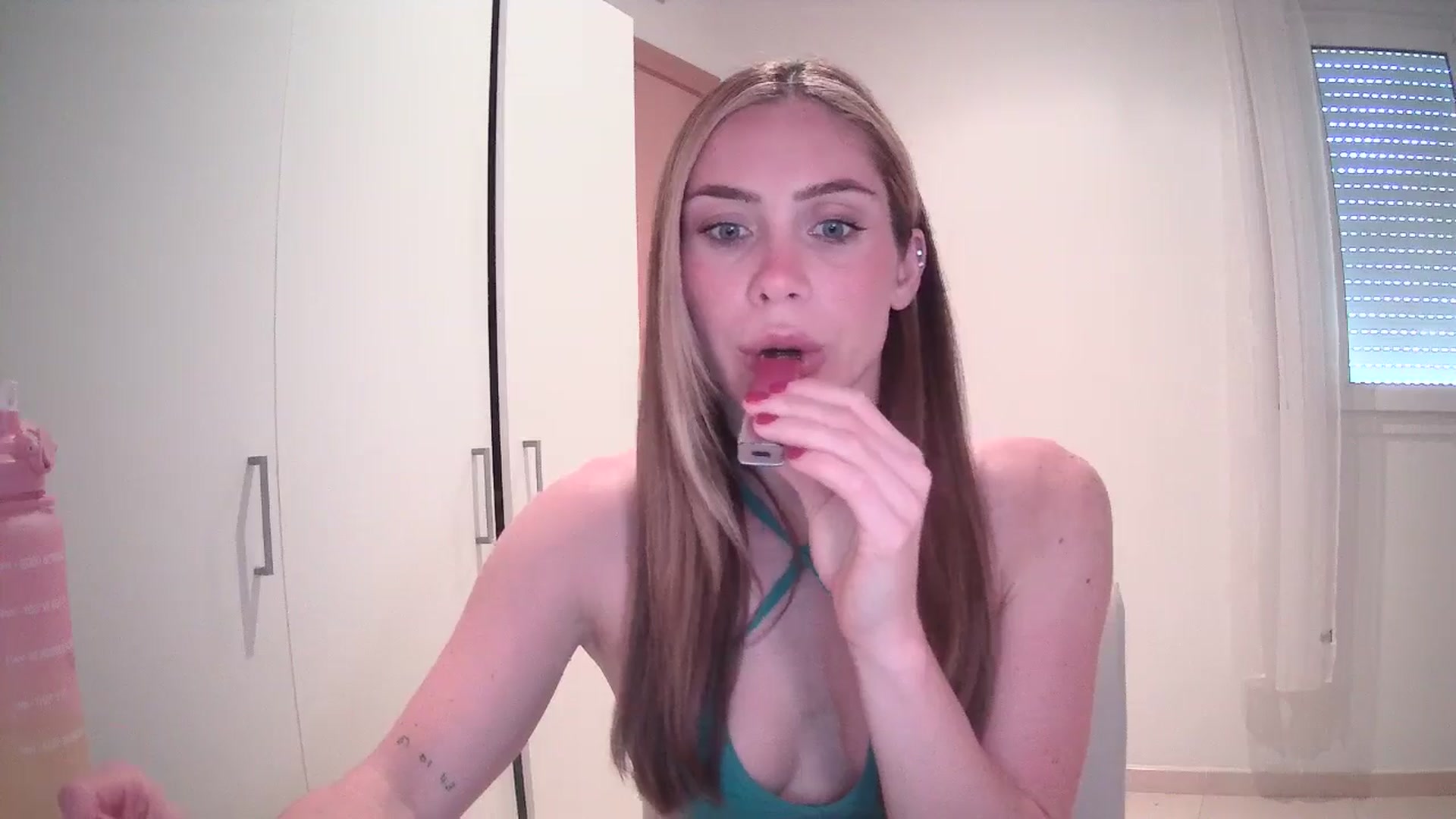 Gallery image thumbnail from English_Lola's myfreecams stream on, 05/19/2024, 11:24 image 8 of 20