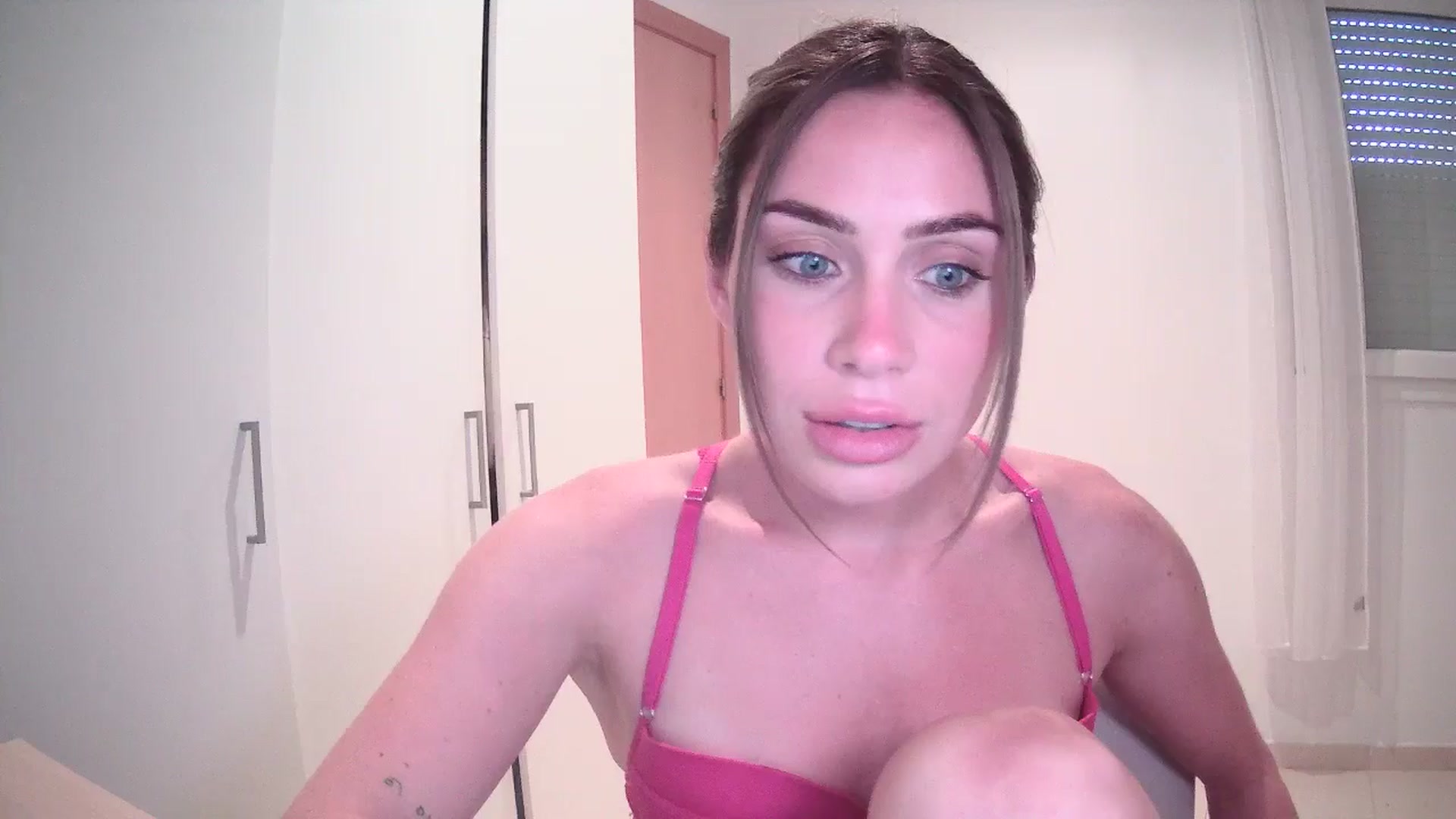 Gallery image thumbnail from English_Lola's myfreecams stream on, 05/23/2024, 14:49 image 17 of 20