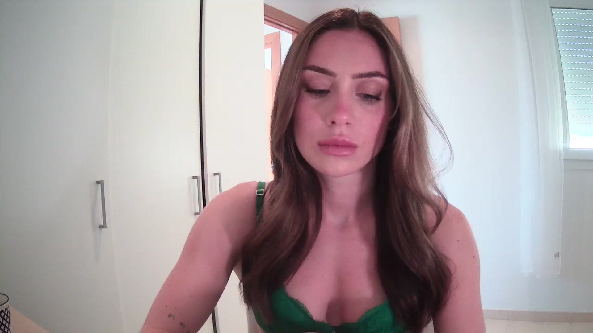 Gallery image thumbnail from English_Lola's myfreecams stream on, 05/25/2024, 08:00 image 6 of 20