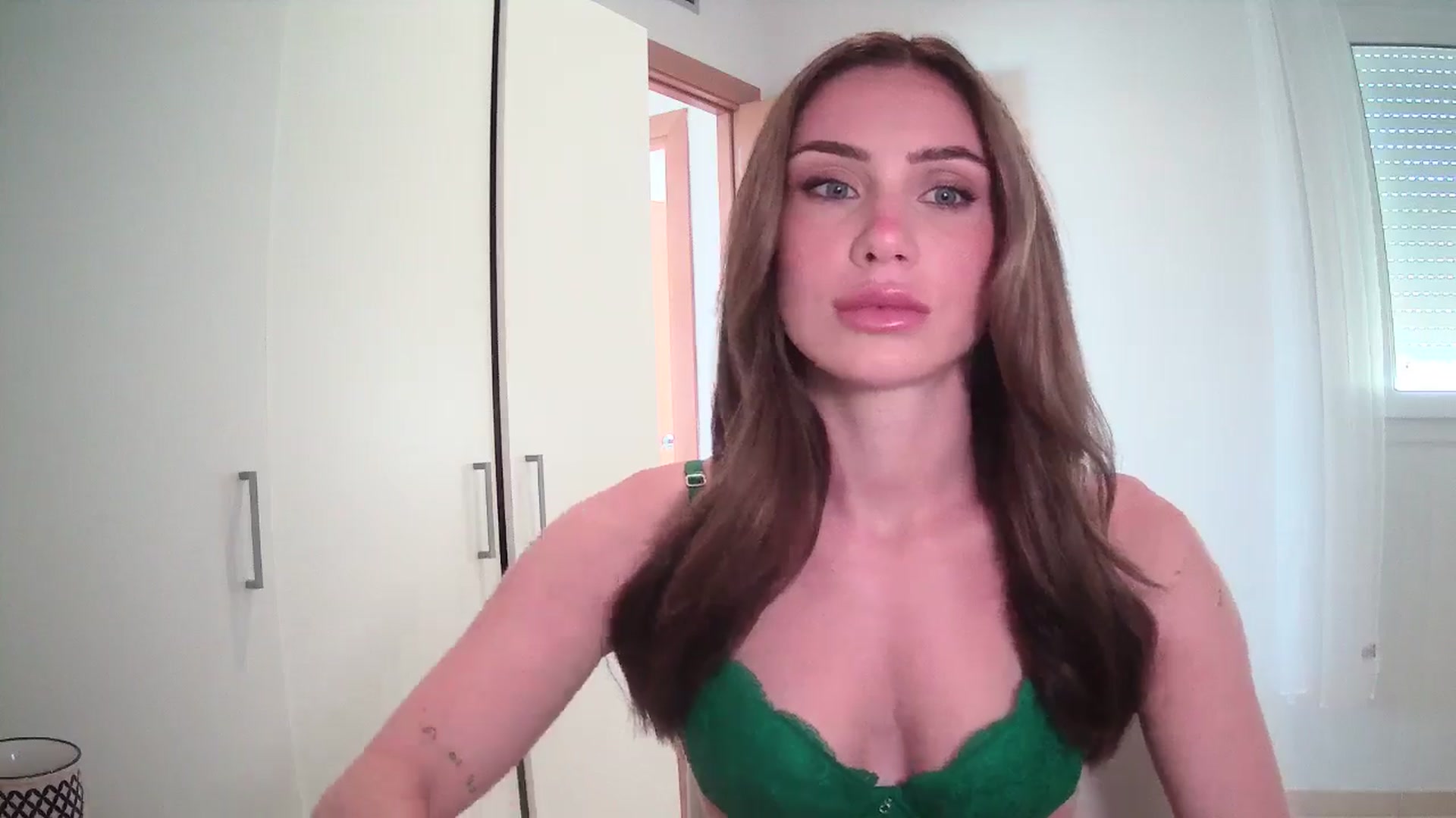 Gallery image thumbnail from English_Lola's myfreecams stream on, 05/25/2024, 08:00 image 13 of 20