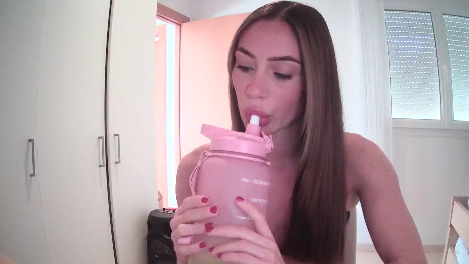 Gallery image thumbnail from English_Lola's myfreecams stream on, 05/27/2024, 07:56 image 4 of 20