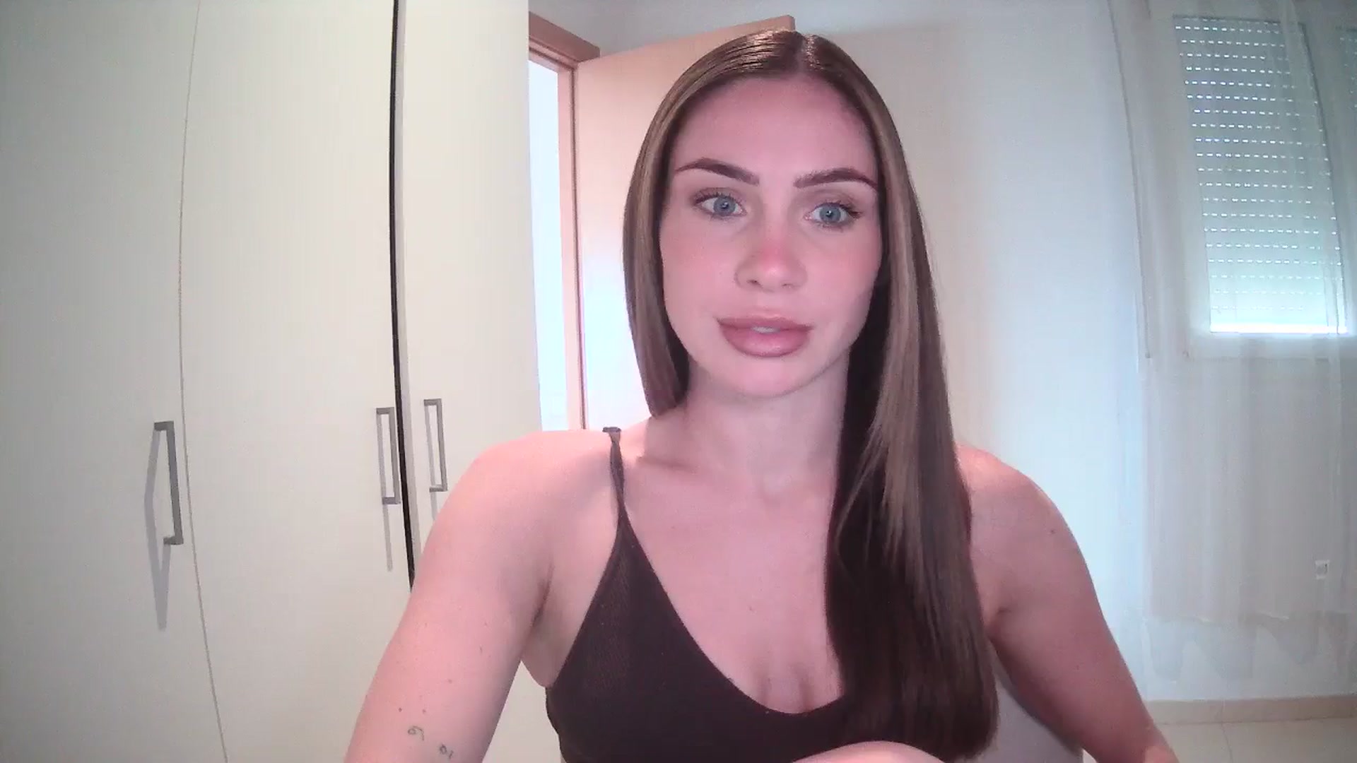 Gallery image thumbnail from English_Lola's myfreecams stream on, 05/31/2024, 07:45 image 1 of 20