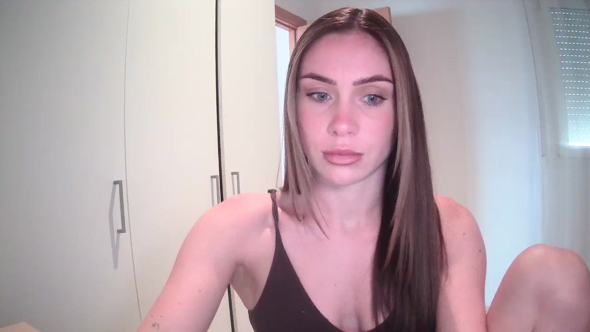 Gallery image thumbnail from English_Lola's myfreecams stream on, 05/31/2024, 07:45 image 15 of 20