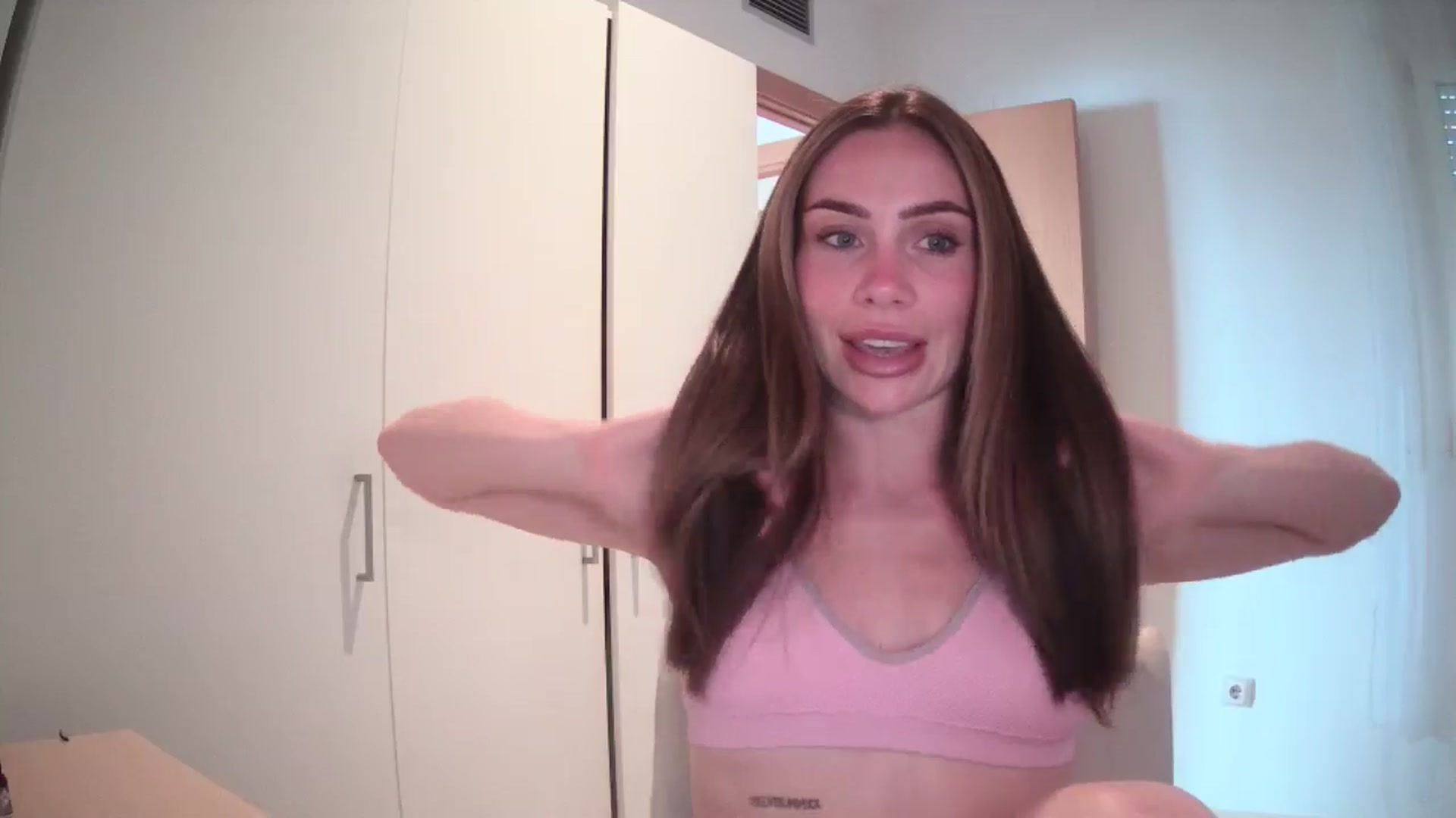 Gallery image thumbnail from English_Lola's myfreecams stream on, 06/01/2024, 10:01 image 7 of 20