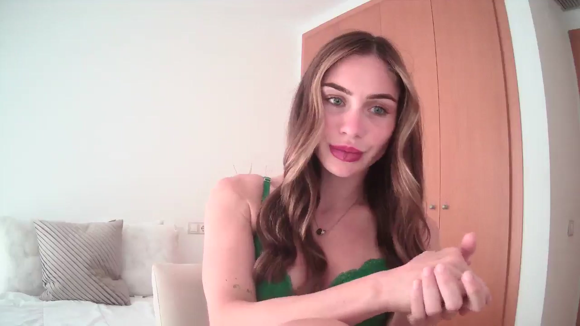 Gallery image thumbnail from English_Lola's myfreecams stream on, 06/13/2024, 08:18 image 19 of 20