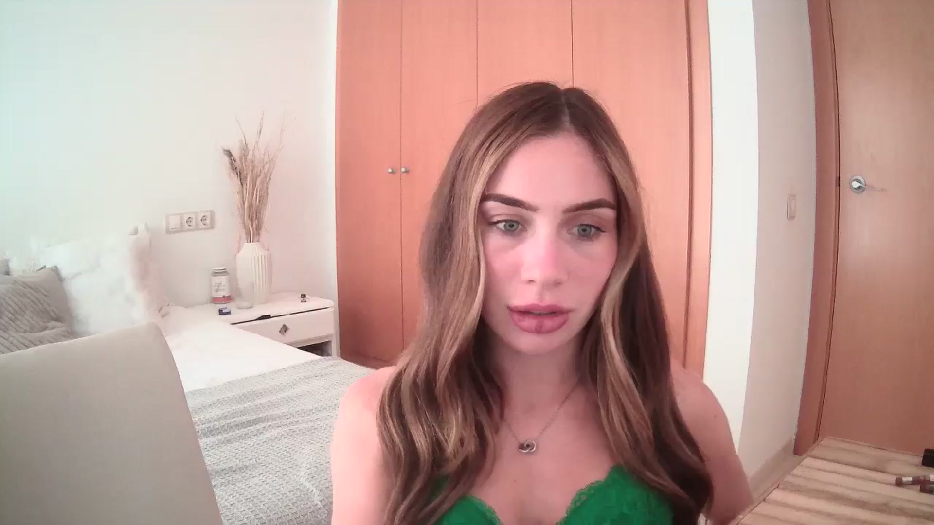 Gallery image thumbnail from English_Lola's myfreecams stream on, 06/13/2024, 11:07 image 19 of 20