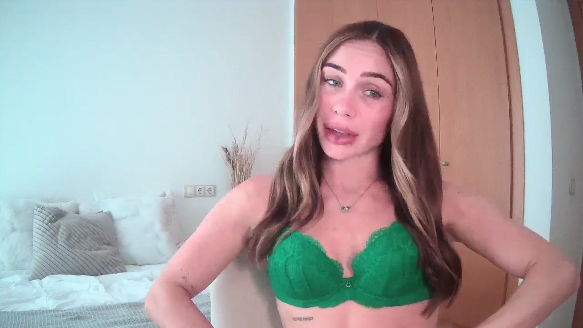 Gallery image thumbnail from English_Lola's myfreecams stream on, 06/13/2024, 11:07 image 12 of 20